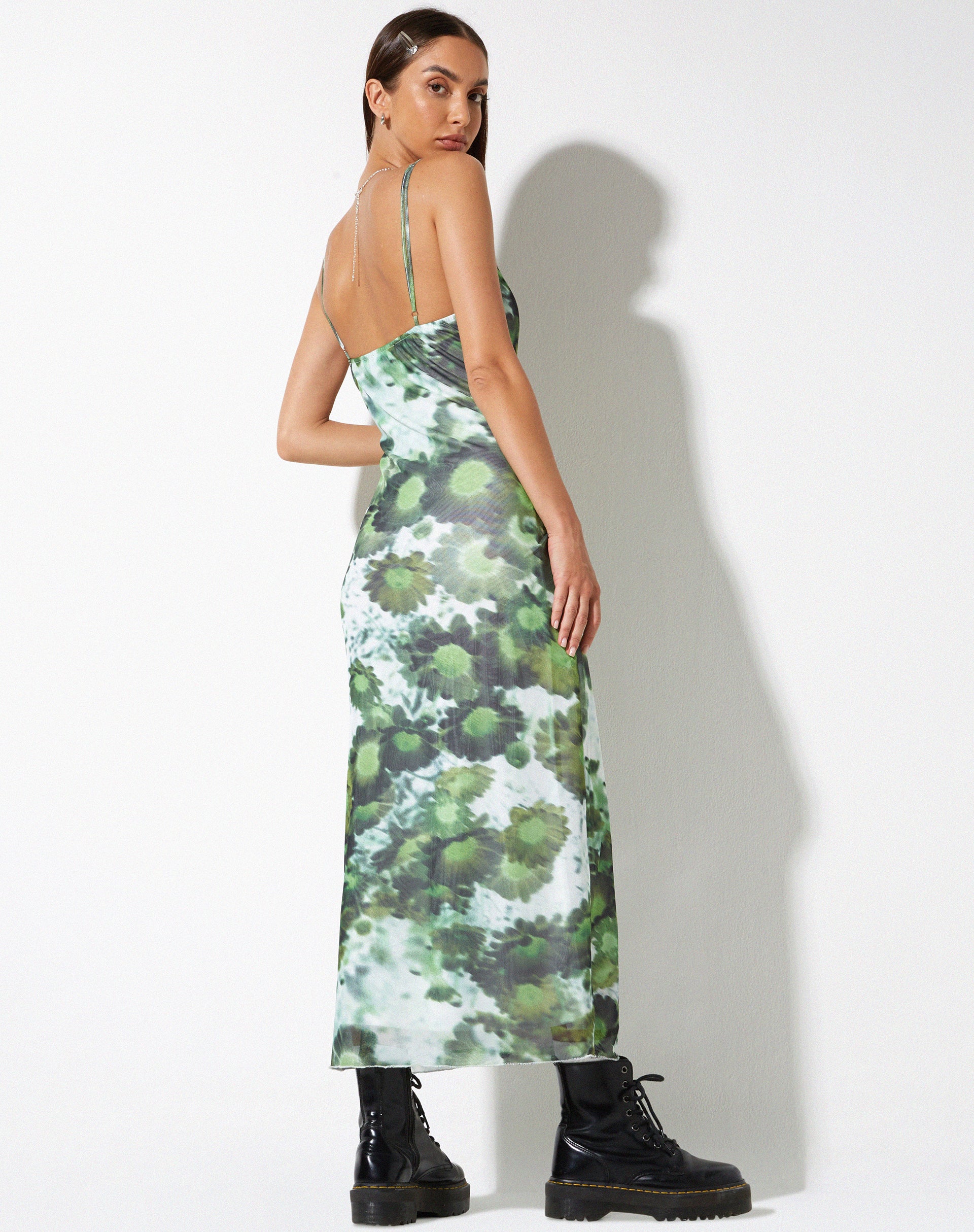 Abbildung von Chanda Maxikleid in Xray Blurred Daisy Green