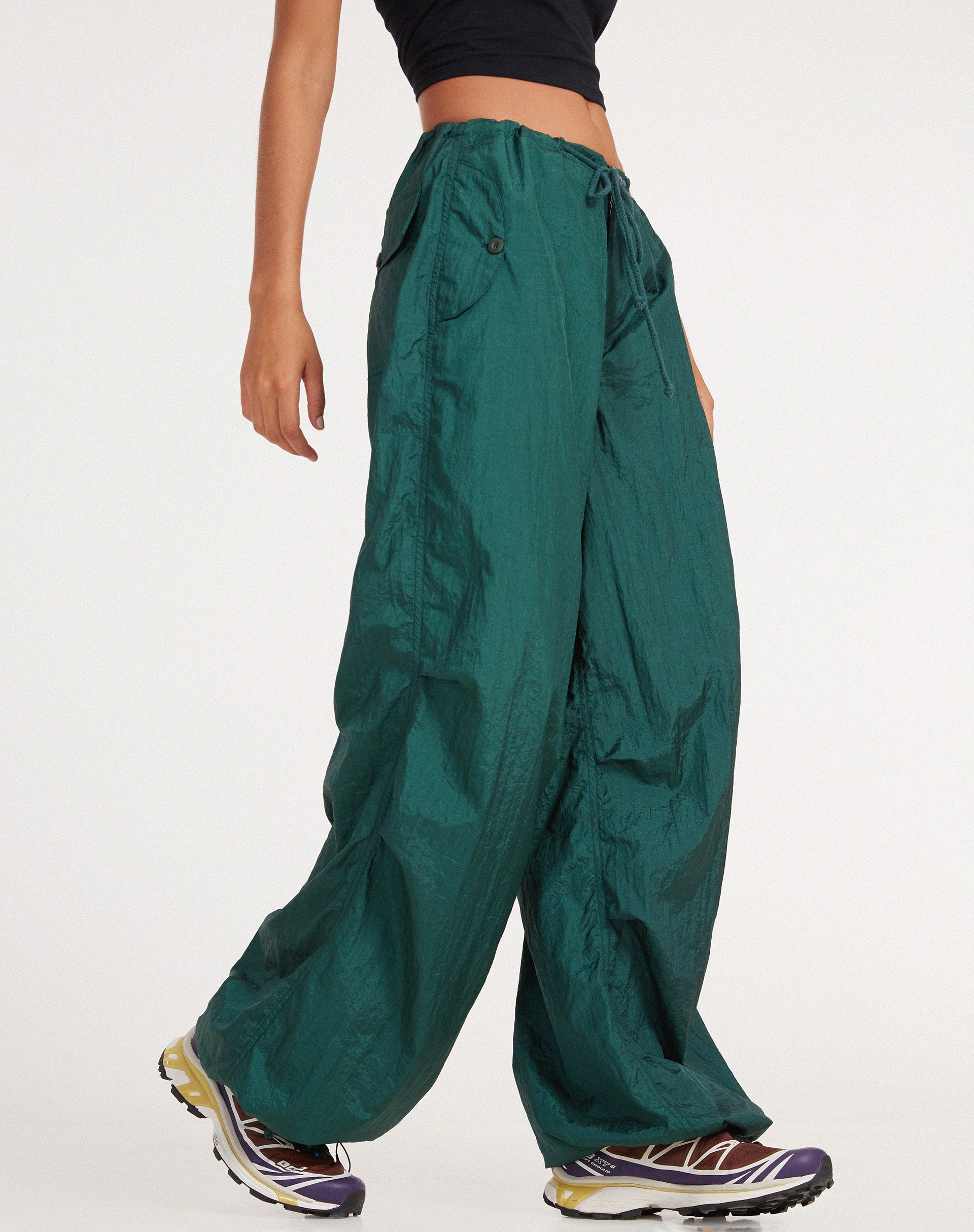 Abbildung der Chute Trouser in Flaschengrün