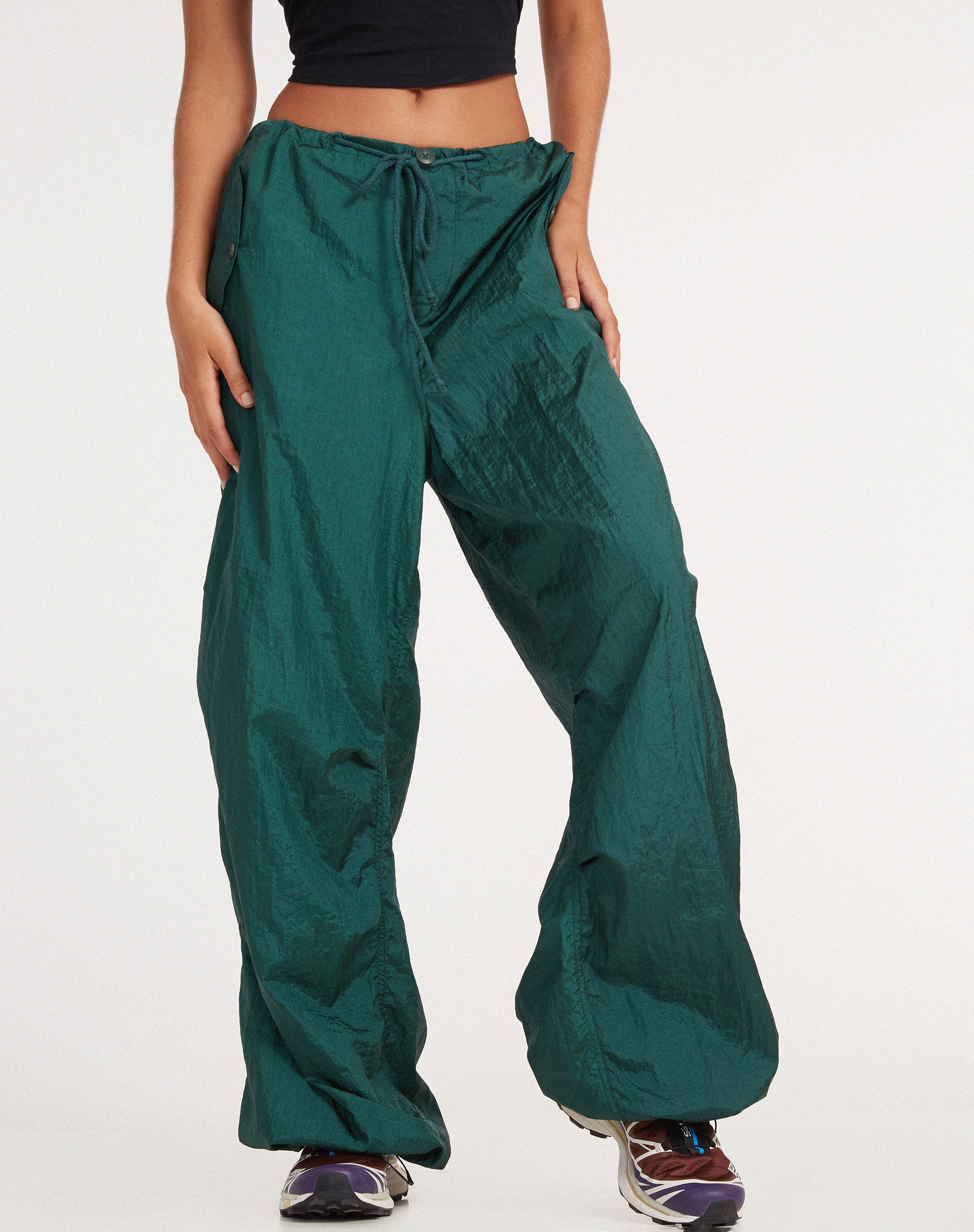 Abbildung der Chute Trouser in Flaschengrün