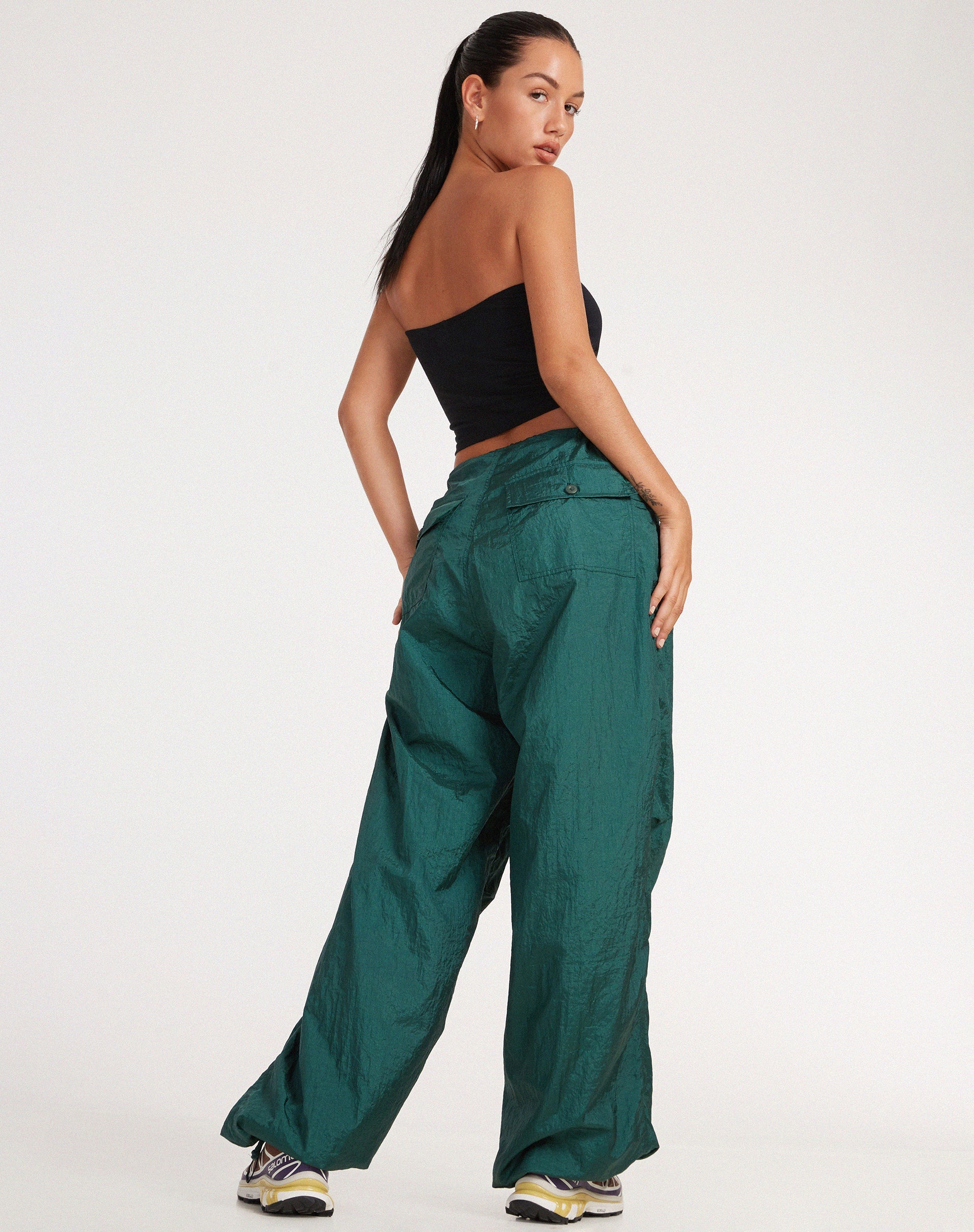 Abbildung der Chute Trouser in Flaschengrün