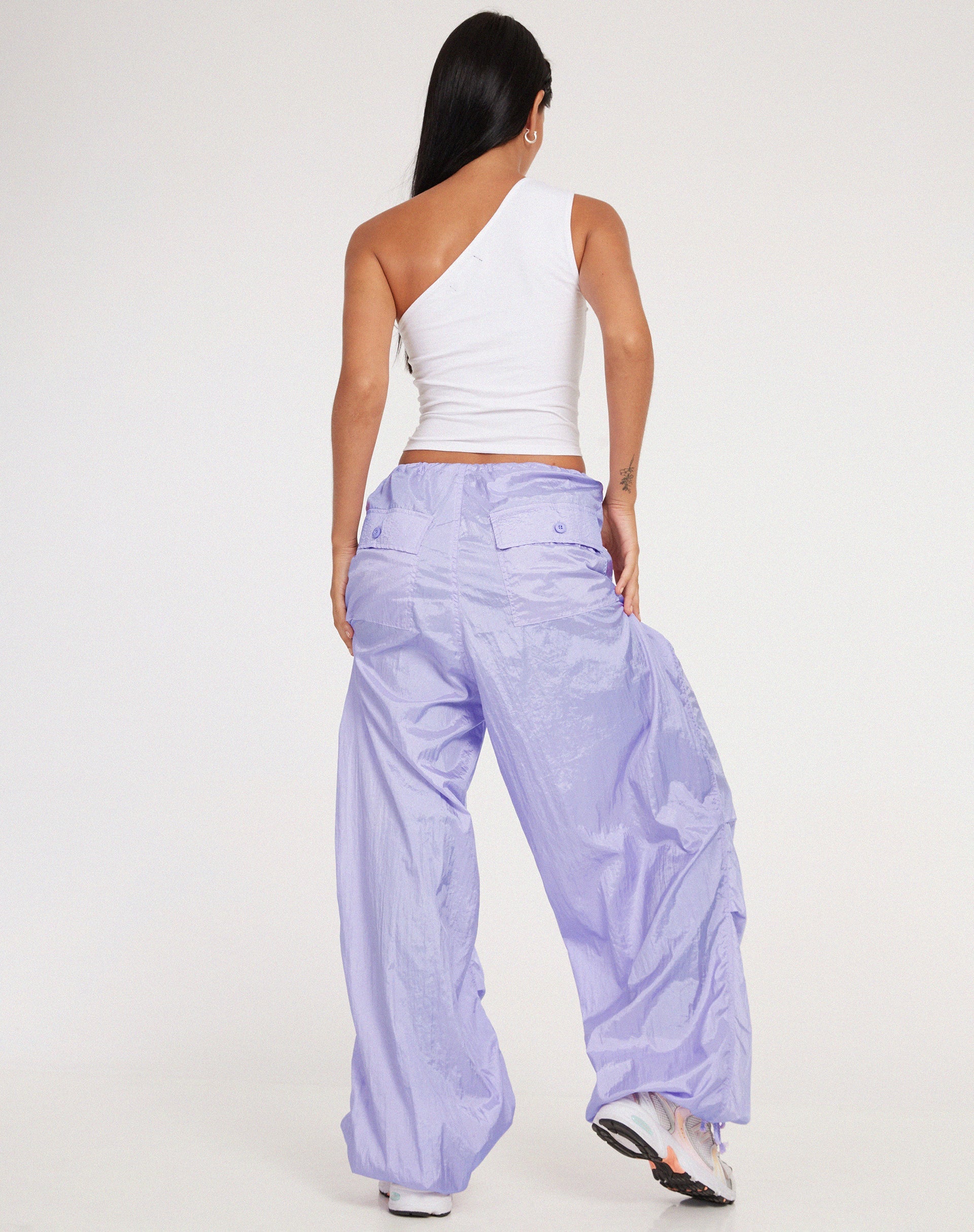 Abbildung der Chute Trouser in Flieder