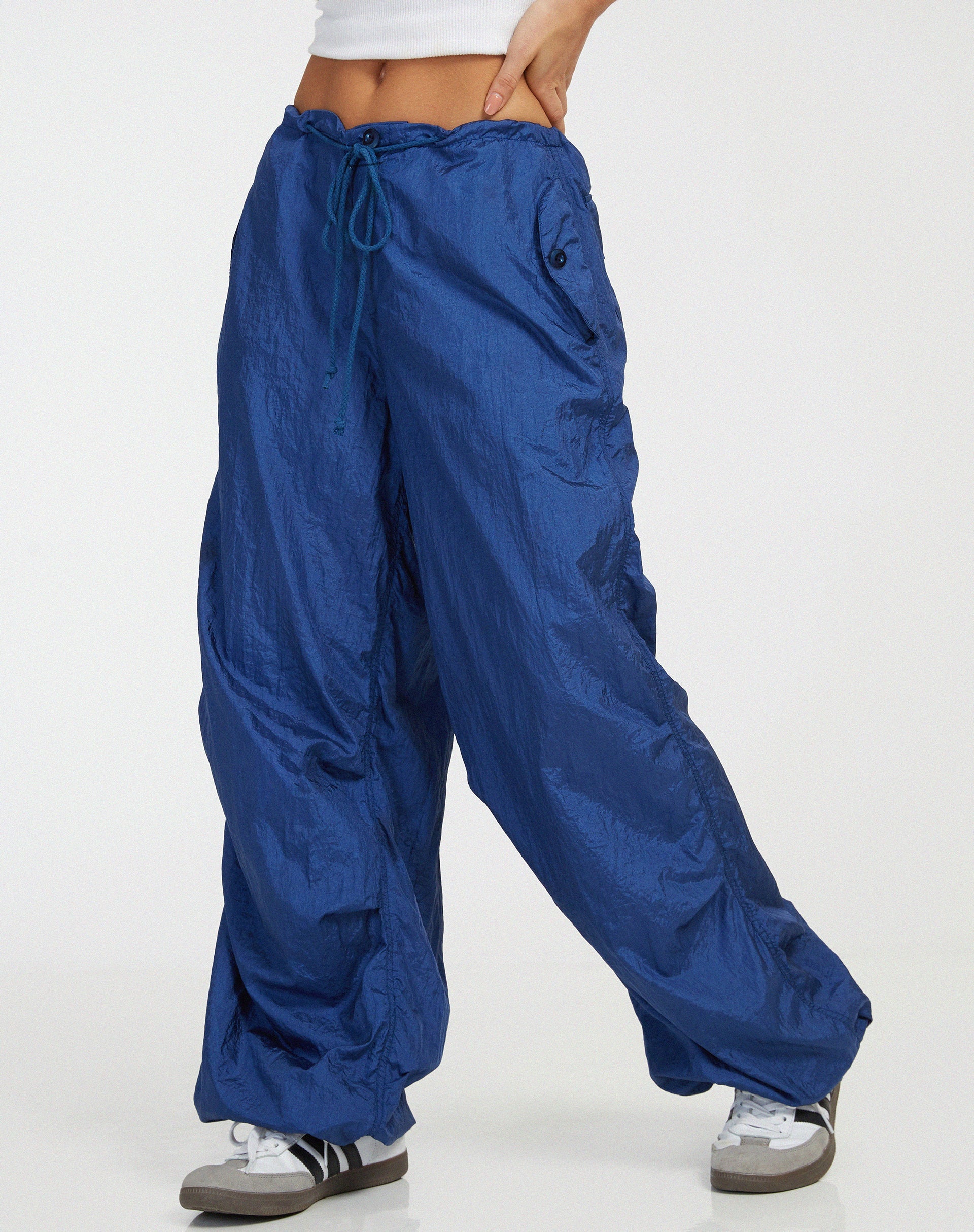 Abbildung der Chute Trouser in Navy