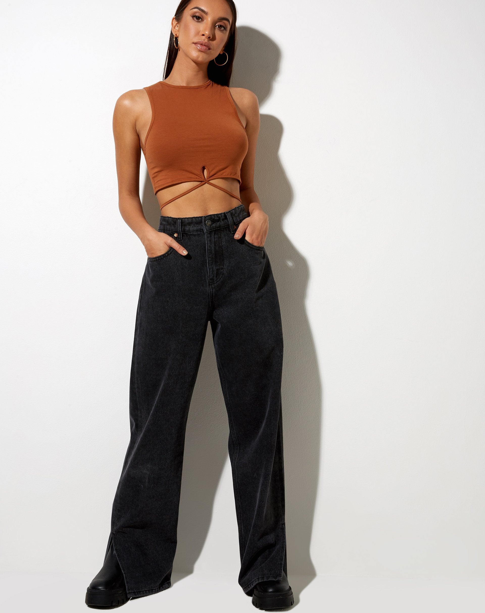 Bild von Clias Crop Top in Bombay Brown