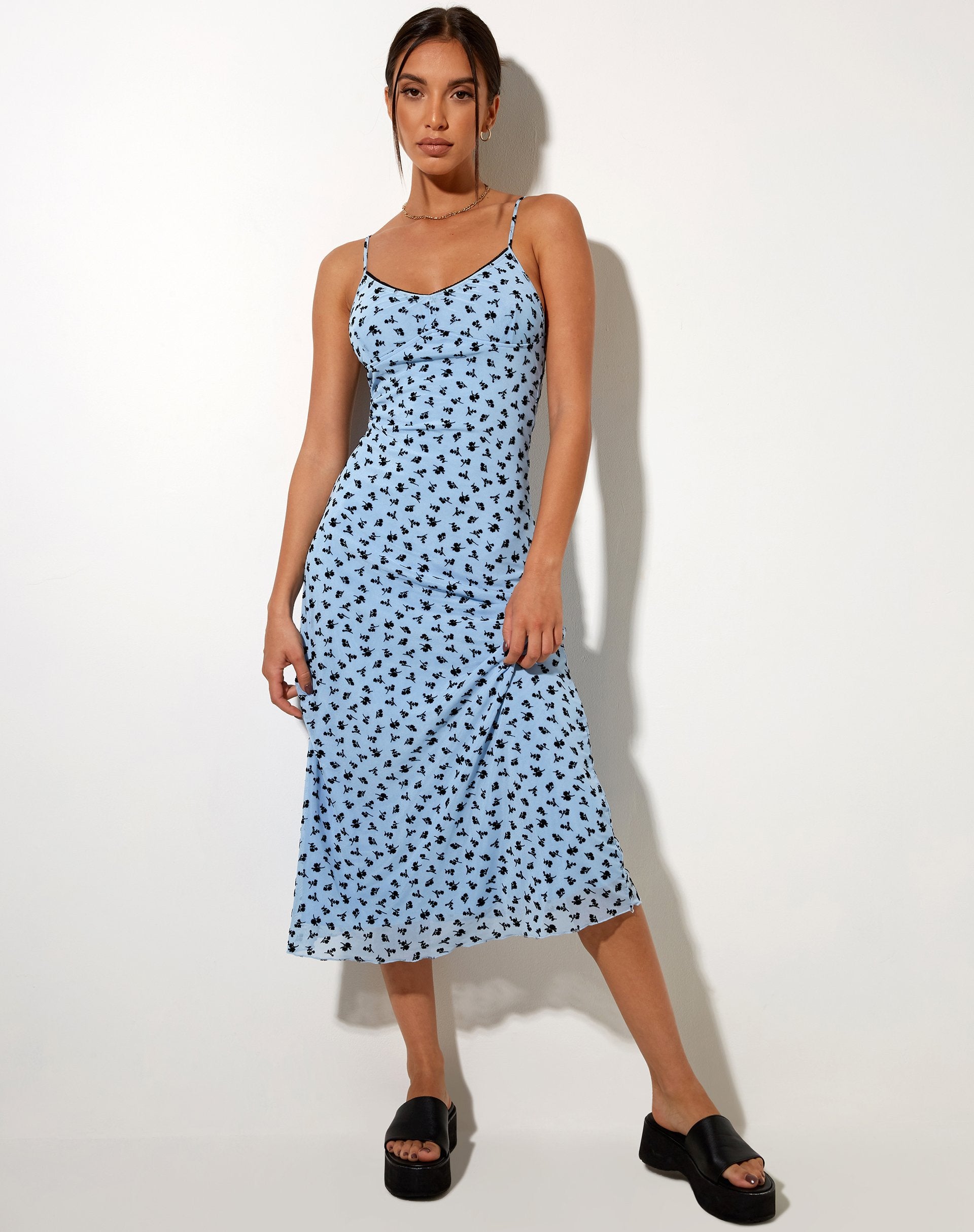 Image of Cotina Midikleid in Blau Blumenknospen Schwarzer Flock