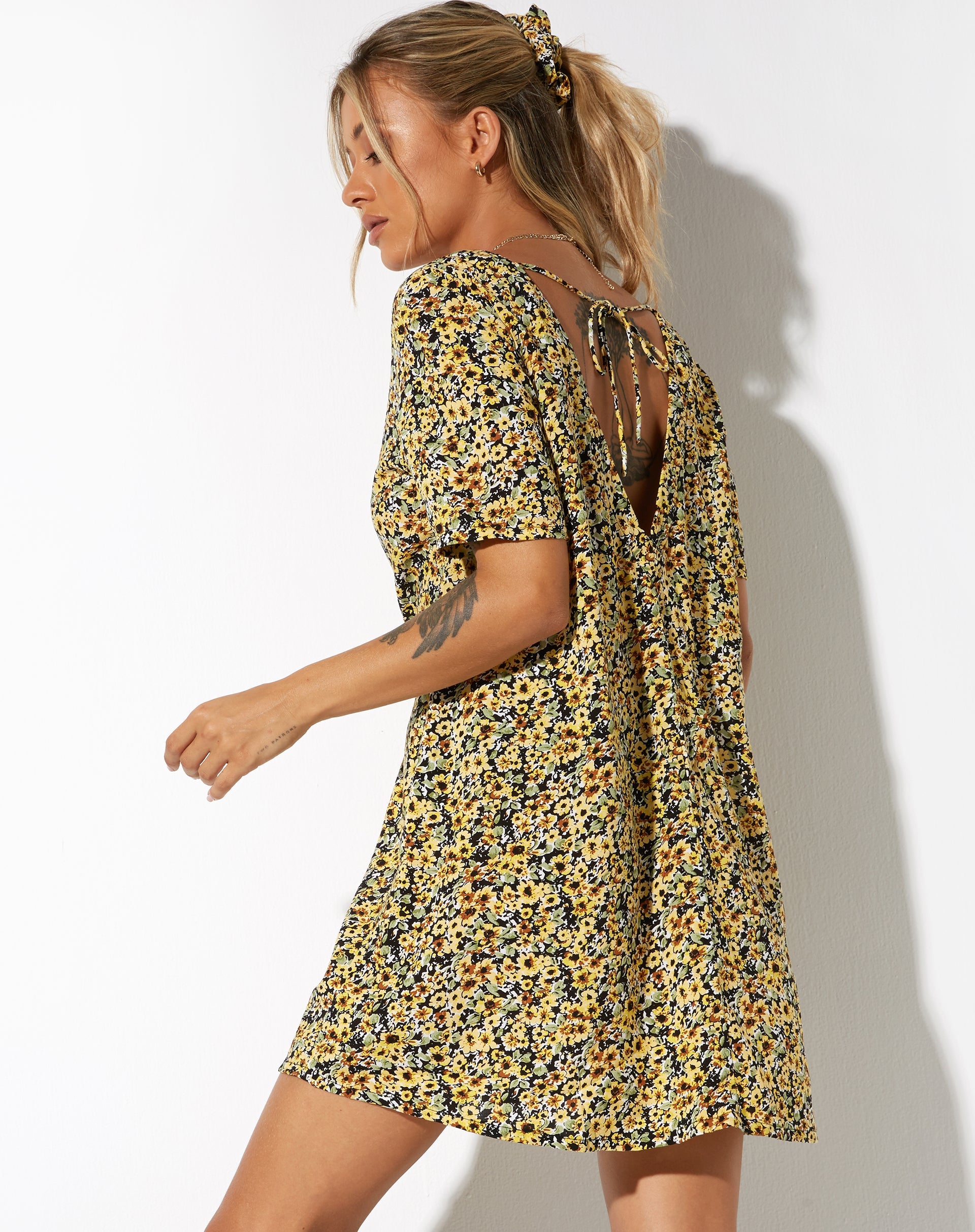 Abbildung von Crosena Kleid in Spring Ditsy Yellowa