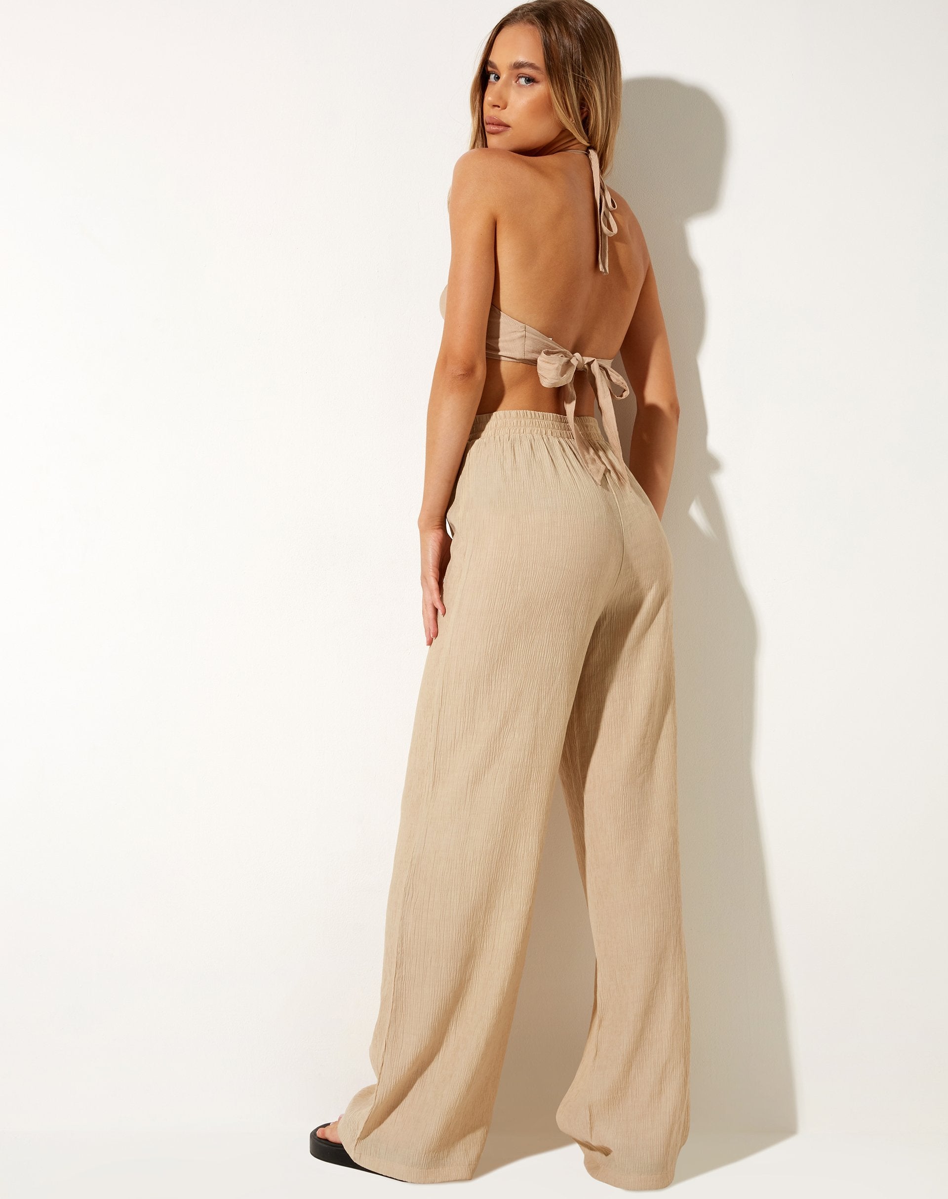 Bild von Delphi Crop Top in Crinkle Tan