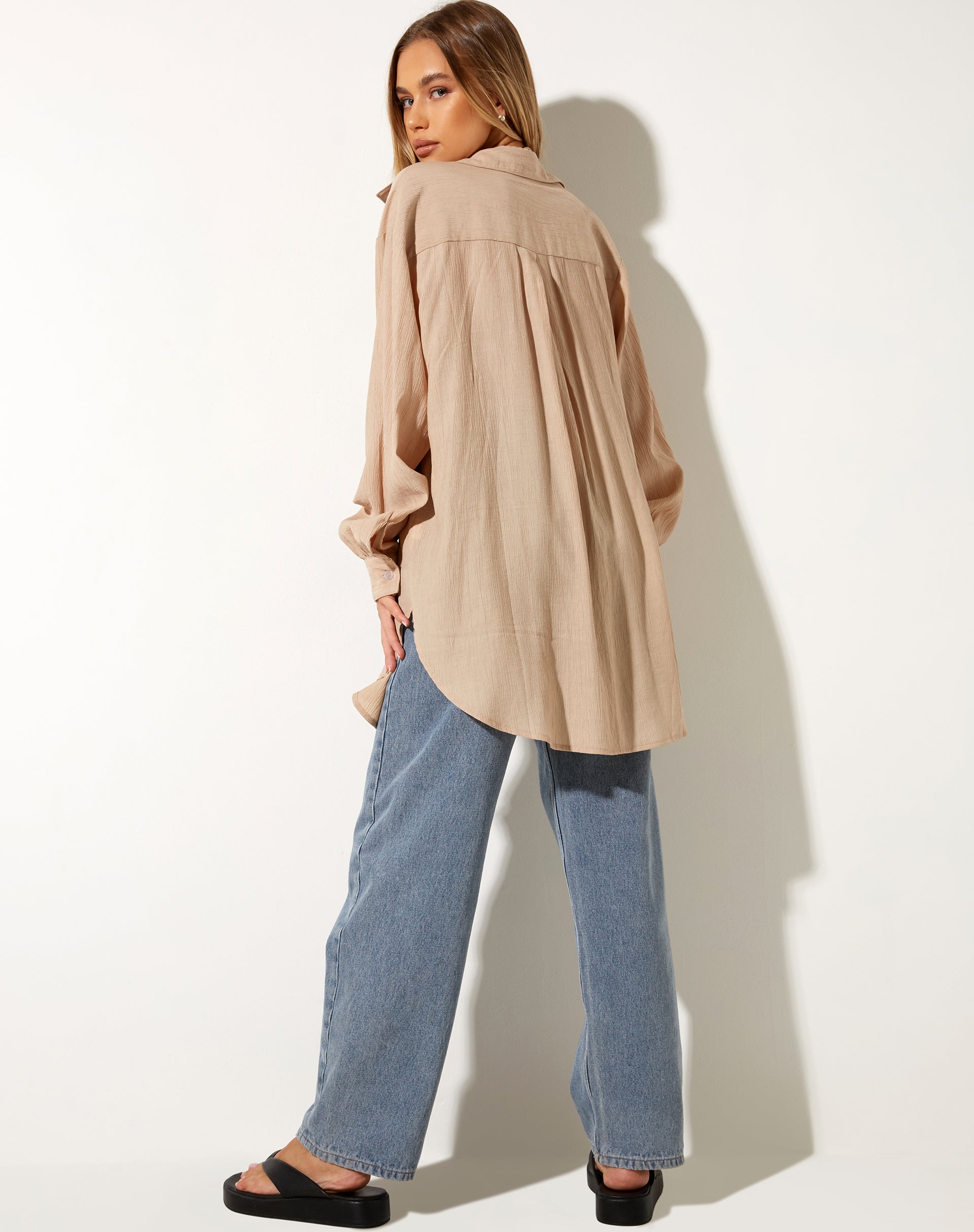 Image of Dael Hemd in Übergröße in Crinkle Tan
