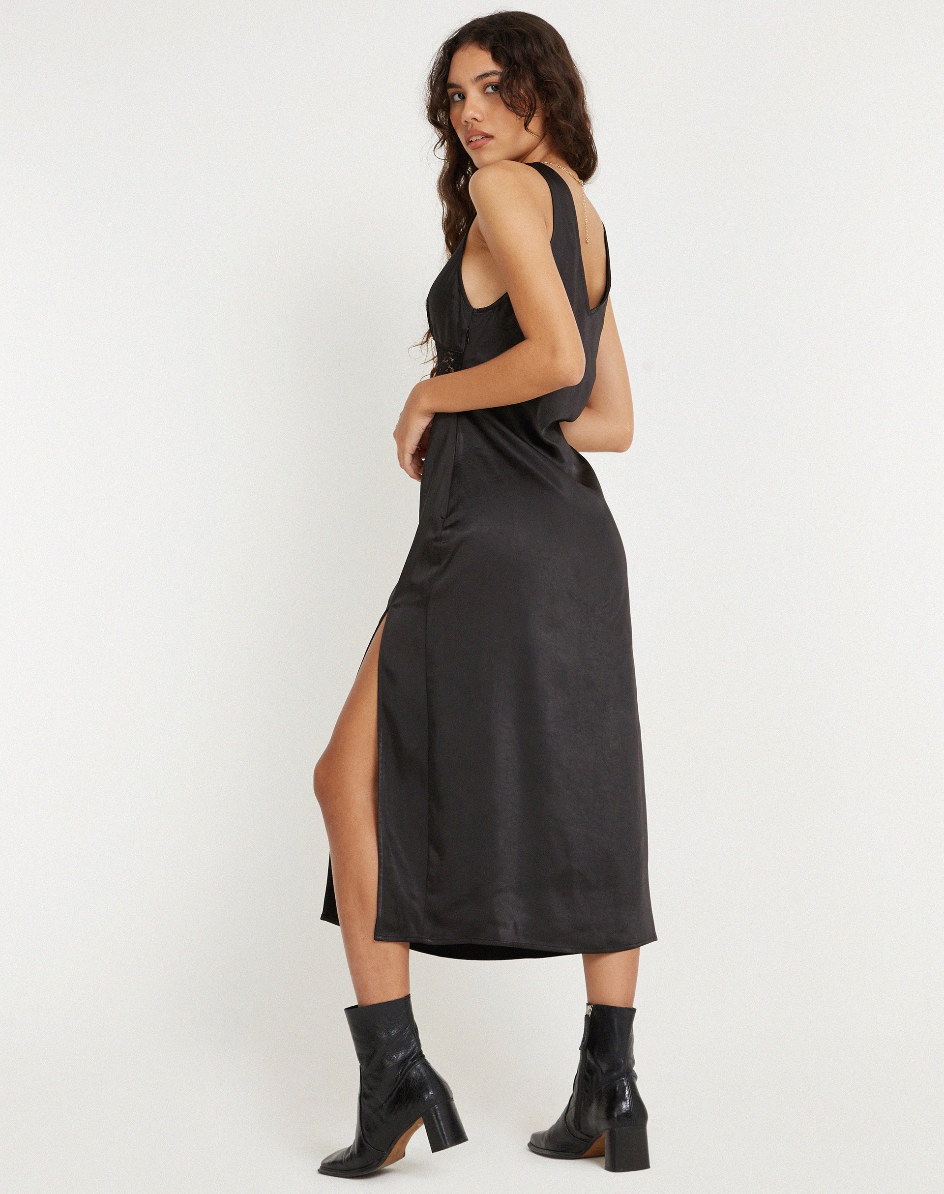 Bild von Damora Midikleid aus schwarzem Satin