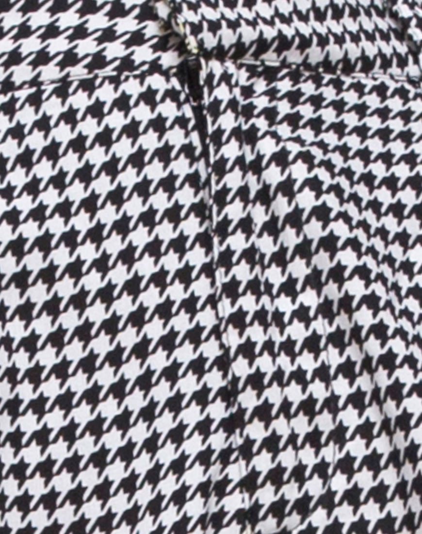 Image of Dastan Hose in Small Hundezahn