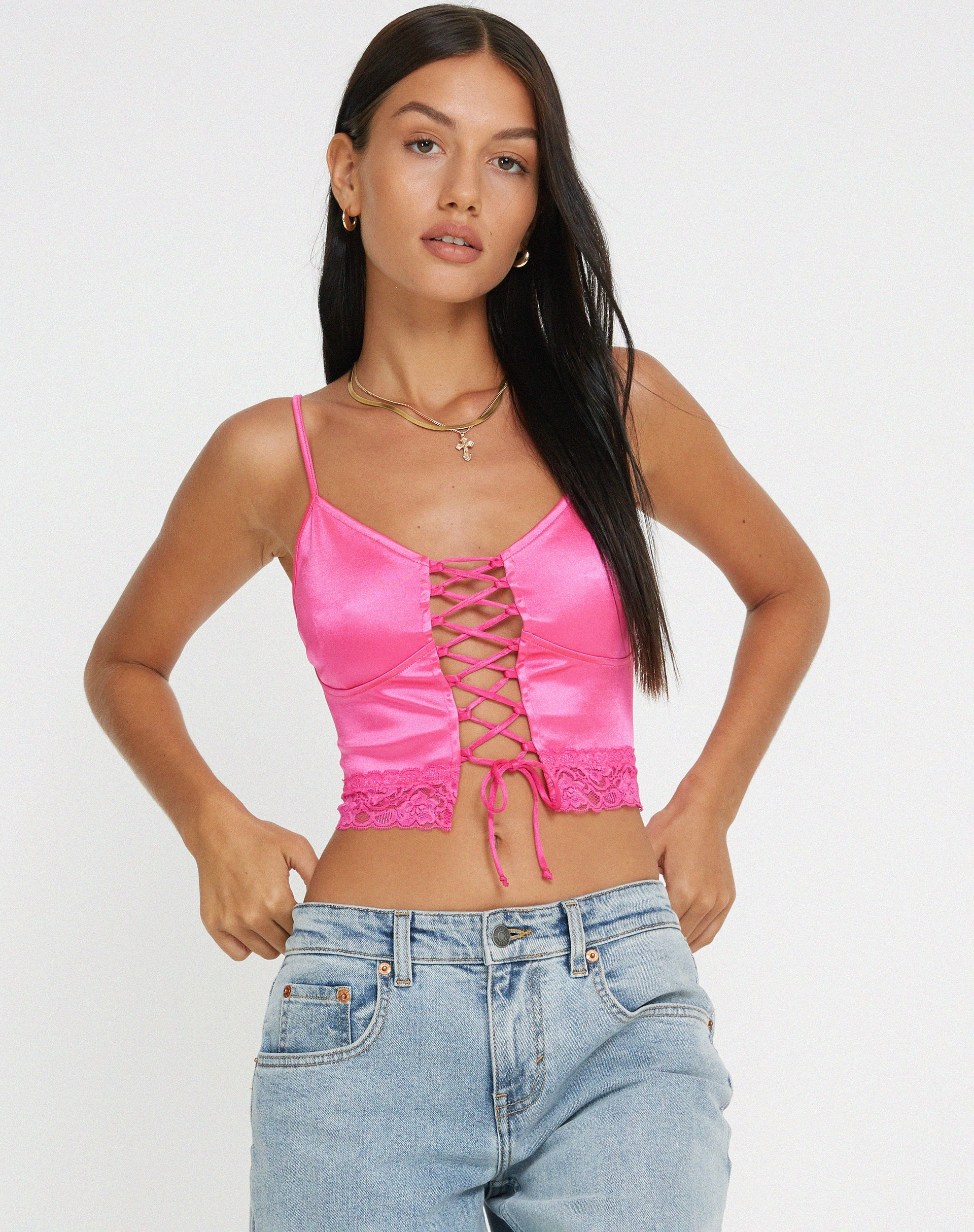 Bild von Datuk Crop Top in Satin Hot Pink
