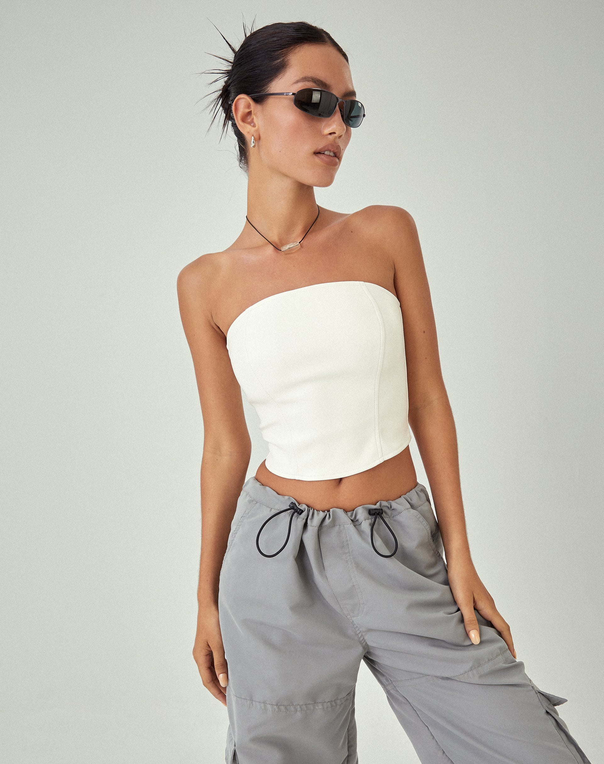 Bild von MOTEL X JACQUIE Dena Korsett Top in PU Off White