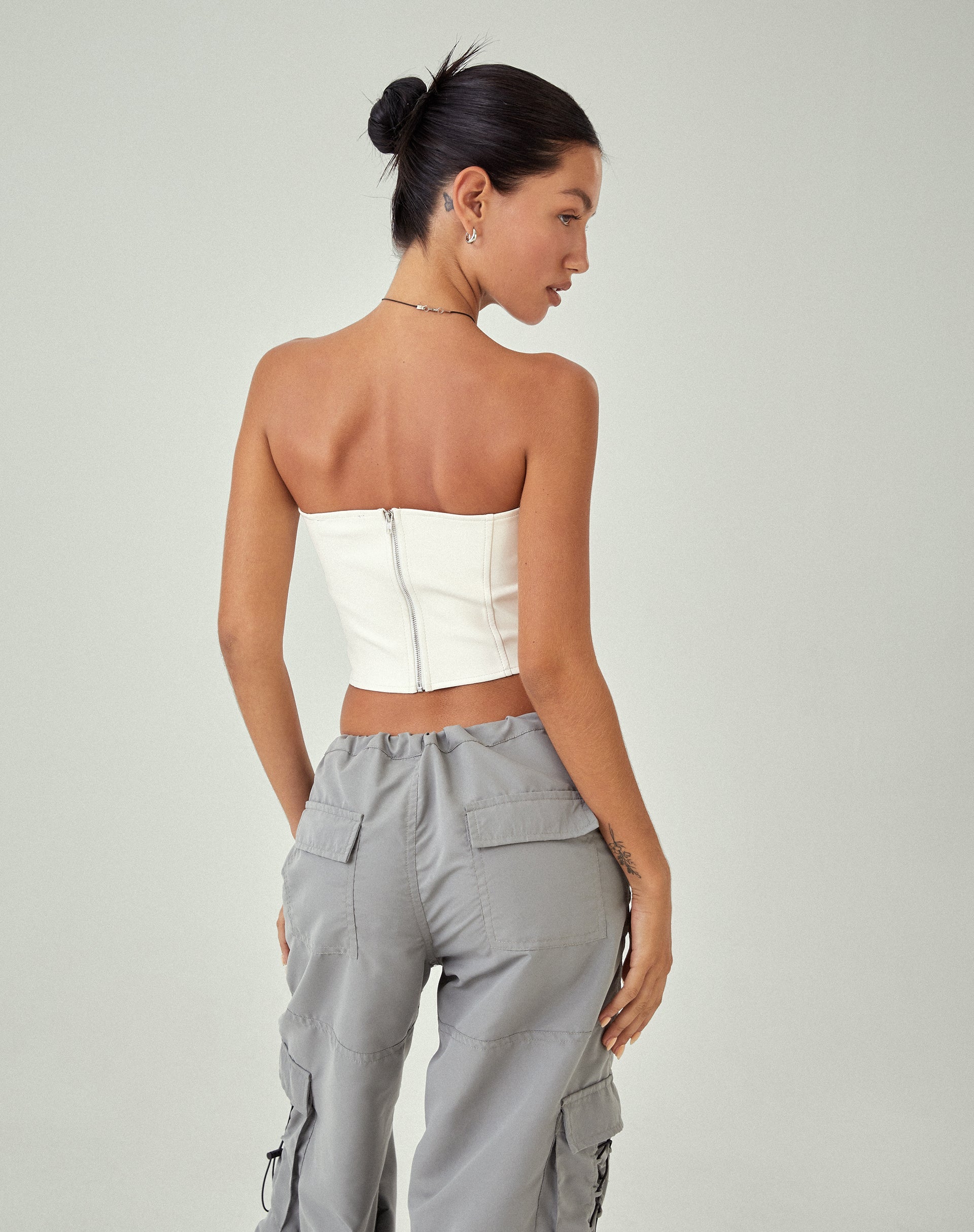 Bild von MOTEL X JACQUIE Dena Korsett Top in PU Off White