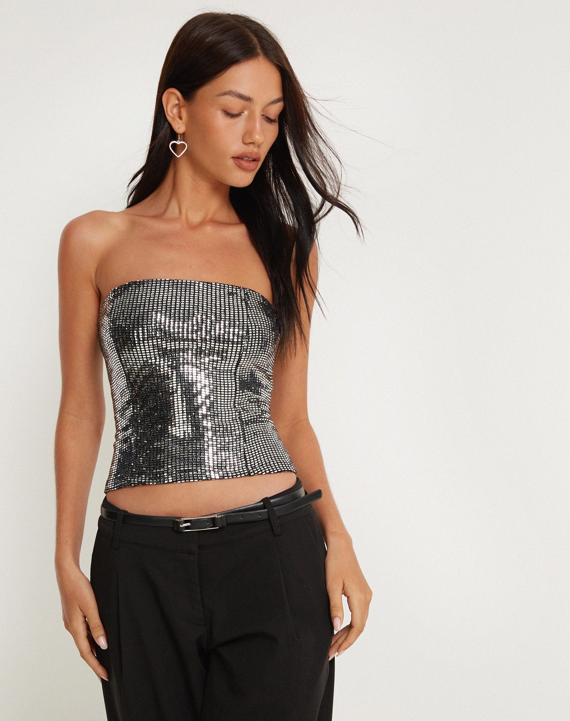 Abbildung von Dena Bandeau Crop Top in Silver Shimmer