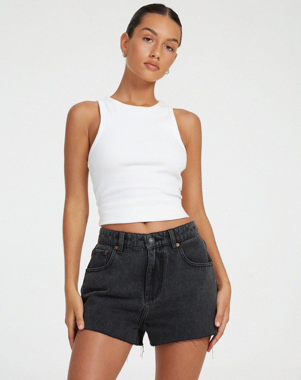 Denim Short in schwarzer Waschung