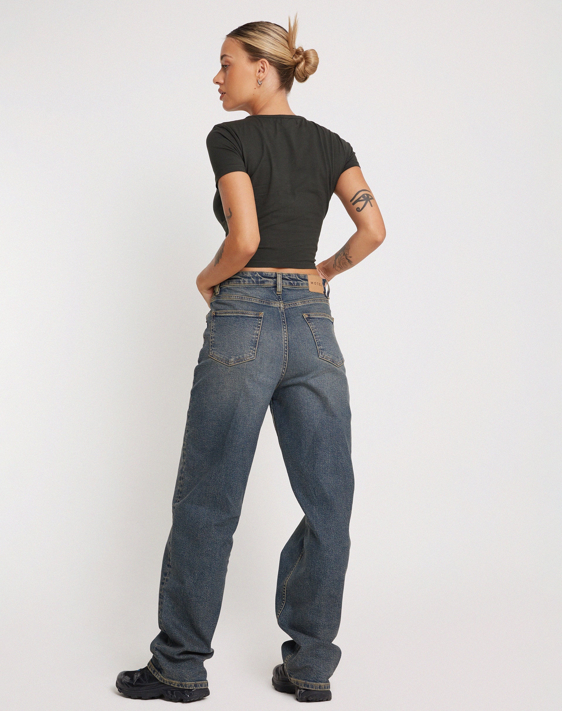 Bild von Desiree Crop Top in Black Forest