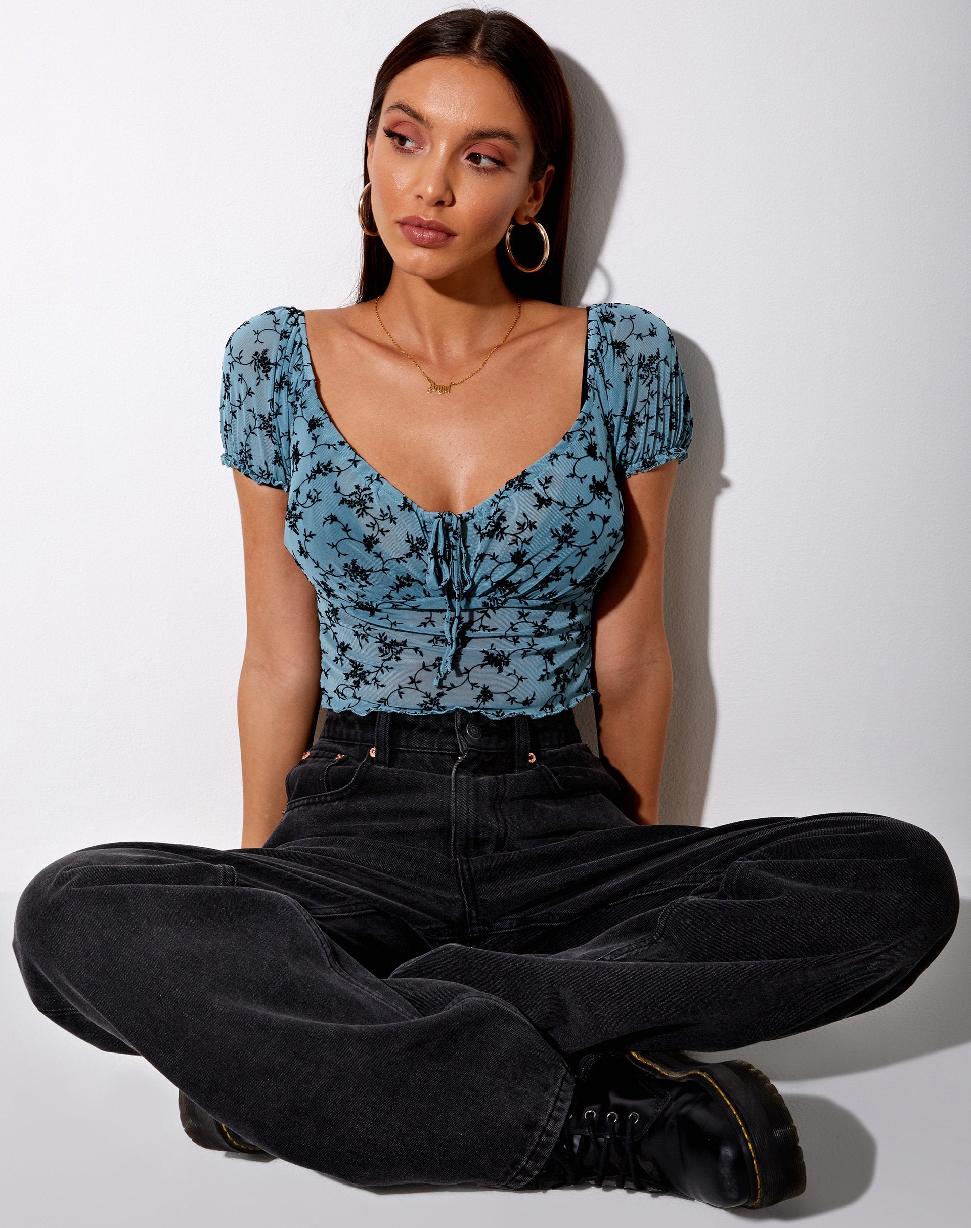 Bild von Deyha Crop Top in Love Bloom Grau und Blau Flock