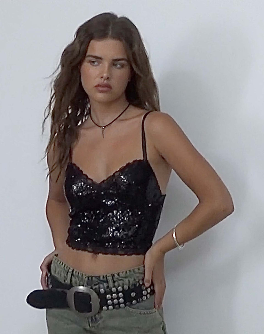 Urban X Motel Drilly Crop Top in Schwarz Mini Pailletten