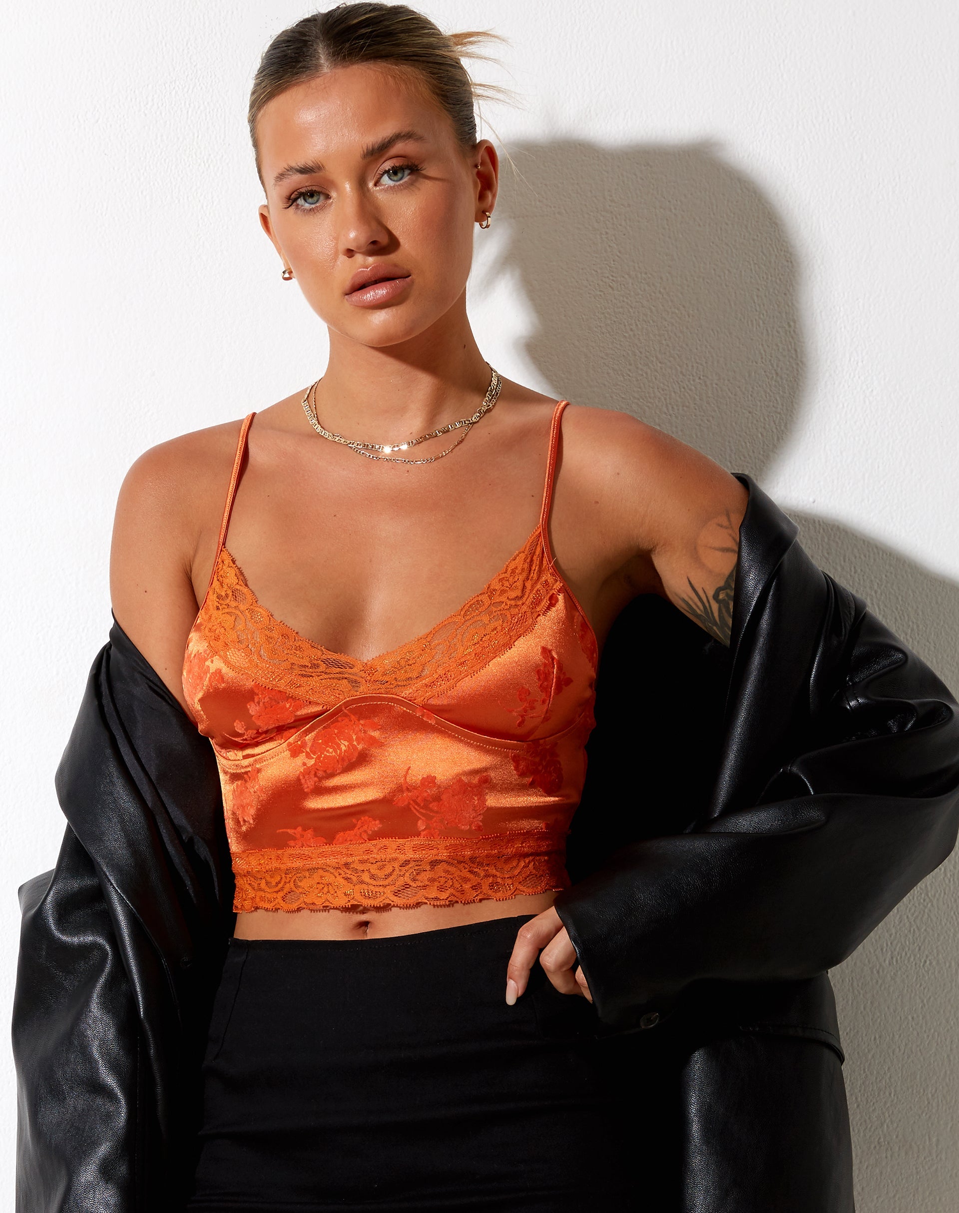 Bild von Dyrana Crop Top in Rose Flock Tangerine
