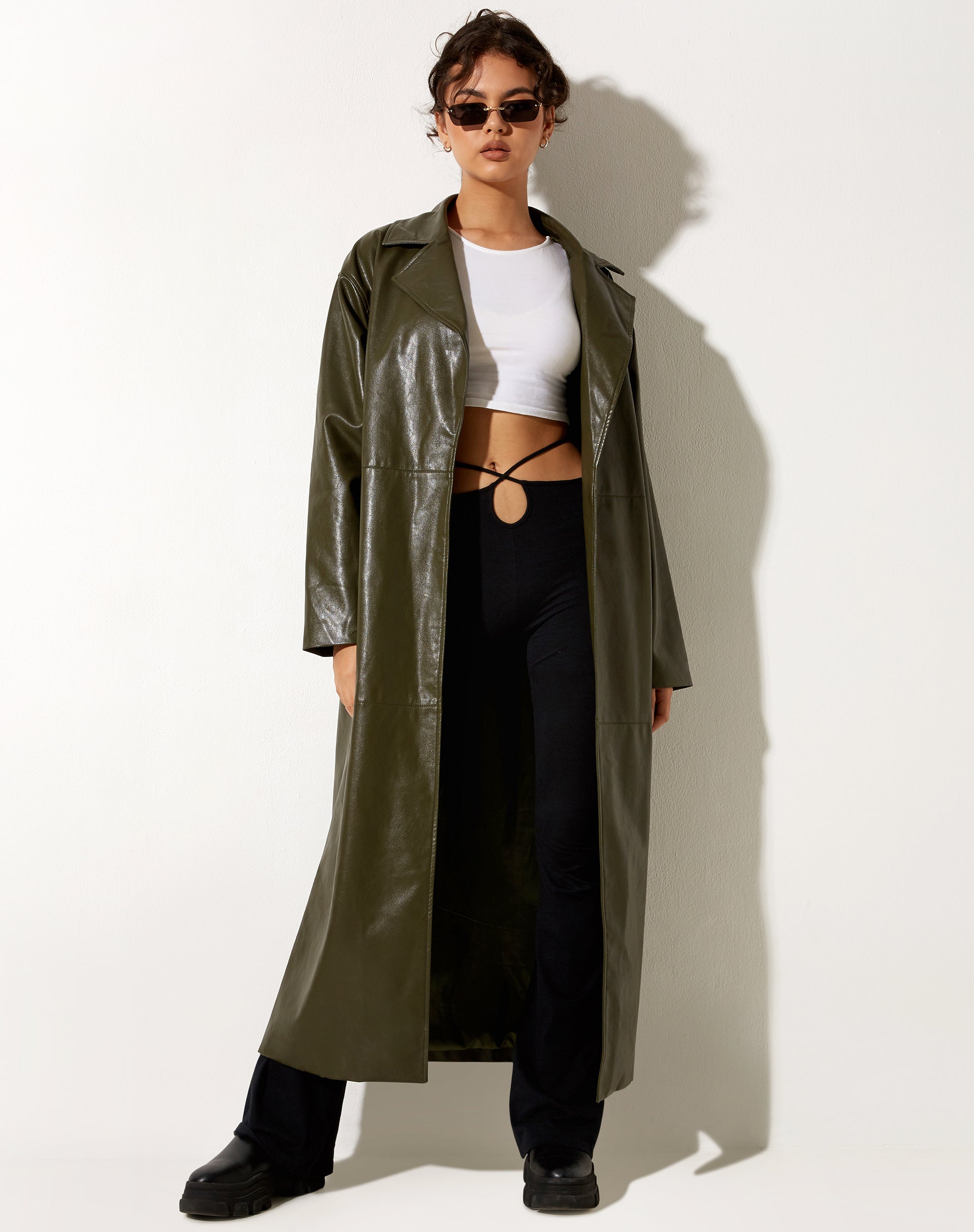 Image of Ejo Trenchcoat in PU Dunkel-Olive