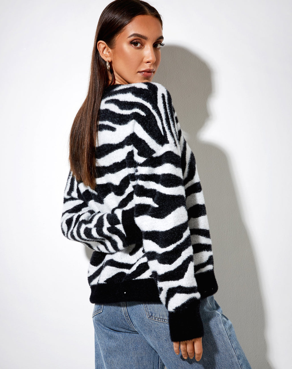 Eleni Pullover aus Zebra-Strick in Schwarz und Weiß