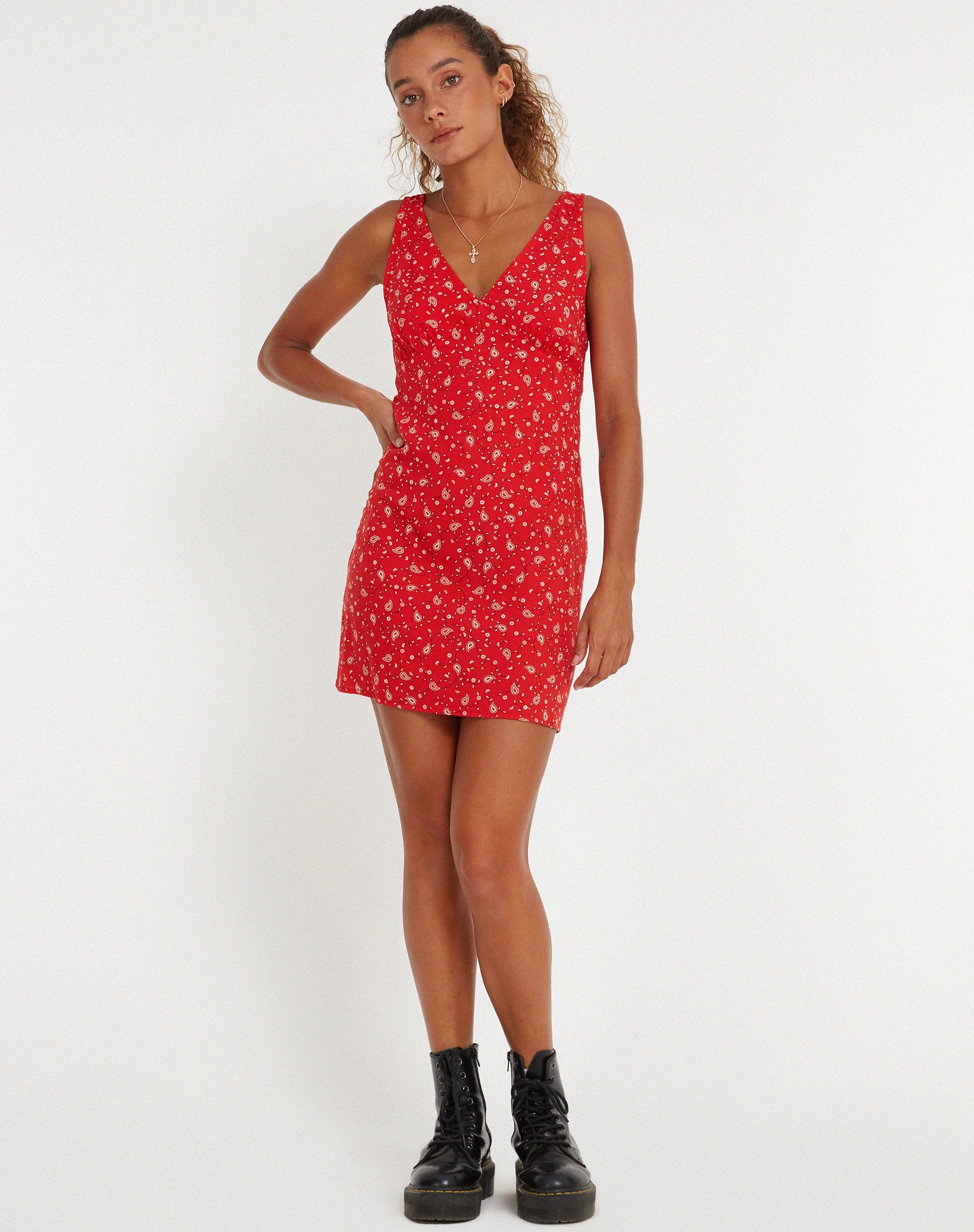 Abbildung von Eluned Day Dress in Paisley Fun Red