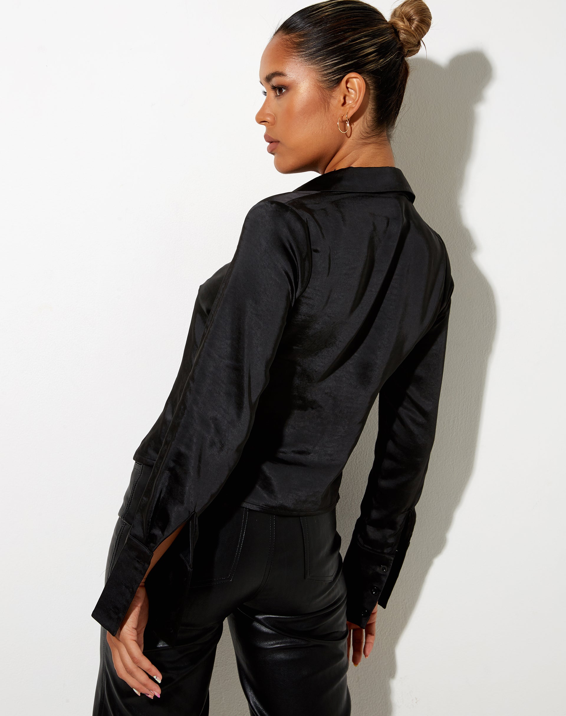 Image of Estesa Hemd in Satin Schwarz