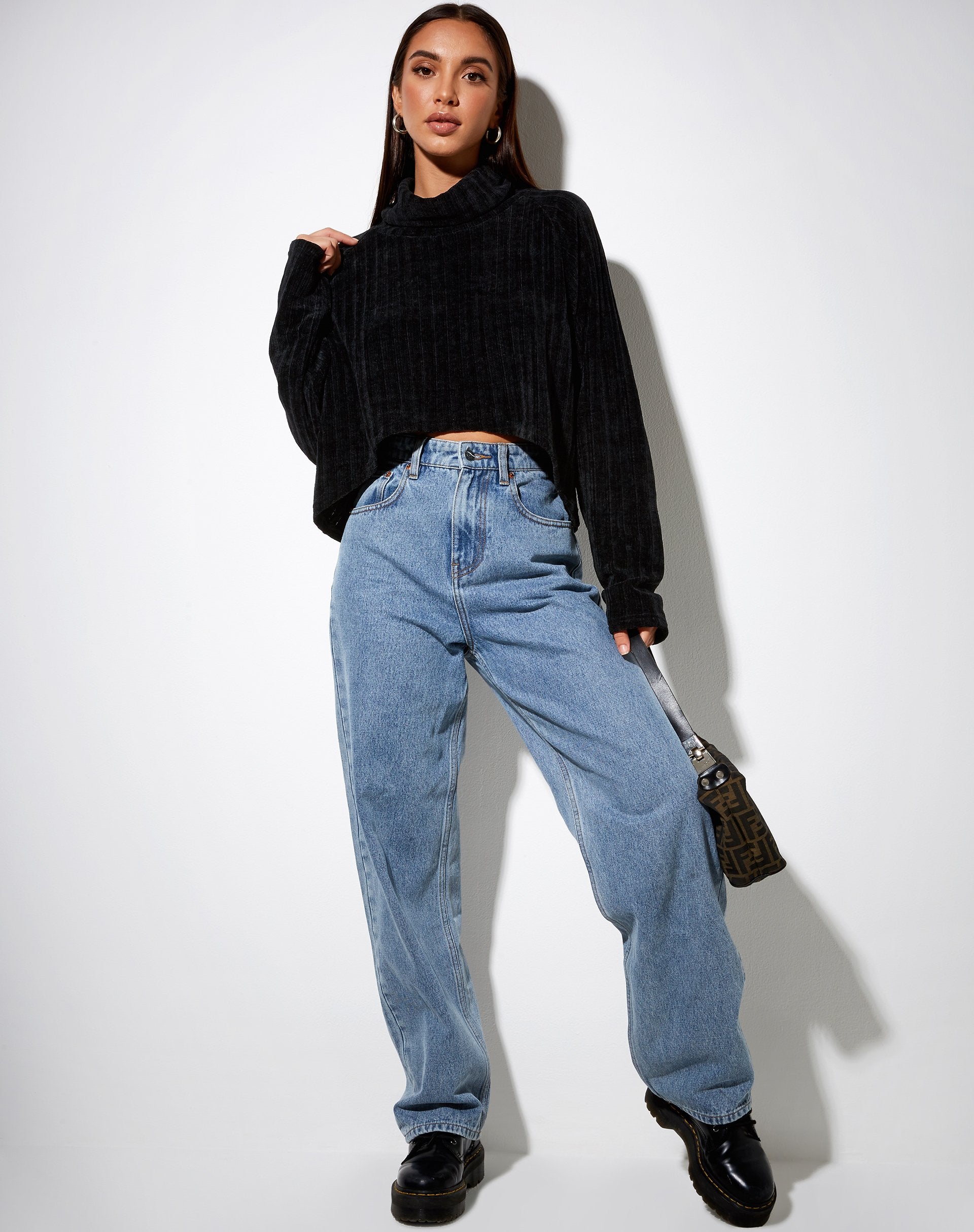 Image of Evie Cropped Pullover aus Chenille Schwarz