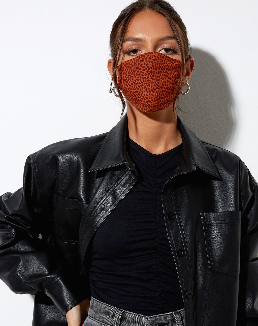 Gesichtsmaske in Mini Croc Braun