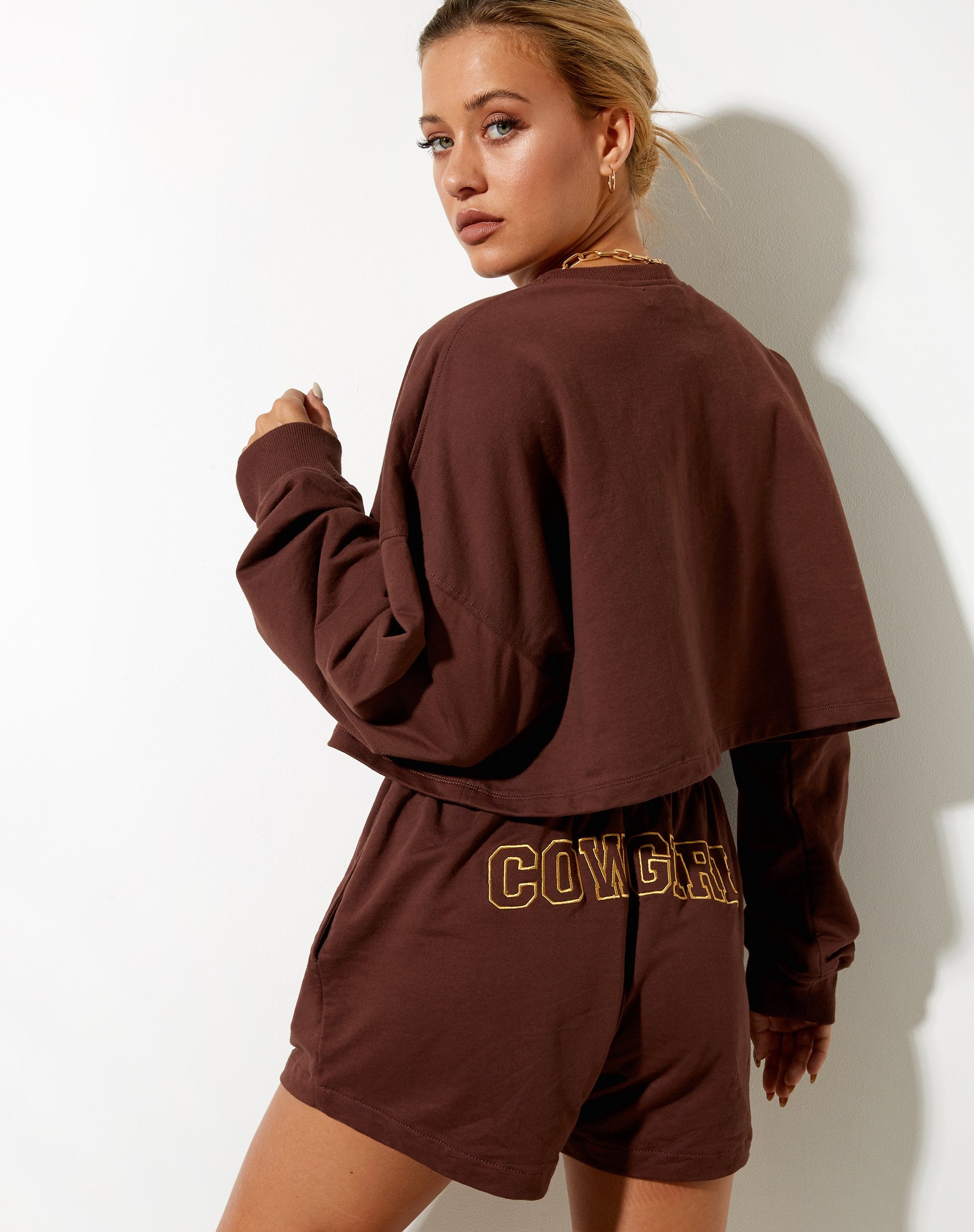 Bild von Fawly Crop Top in Deep Mahogany Cowgirl Embro