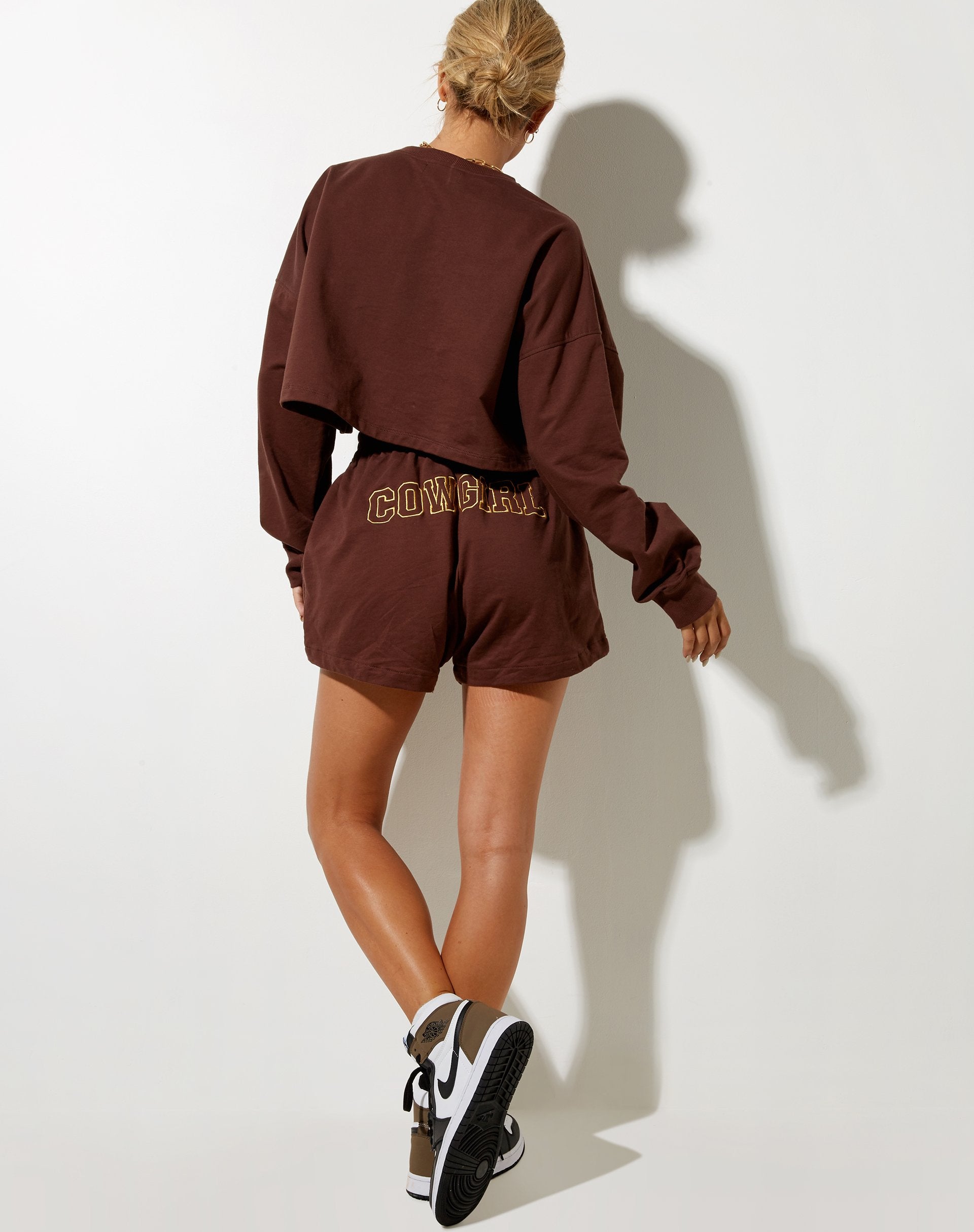 Bild von Fawly Crop Top in Deep Mahogany Cowgirl Embro