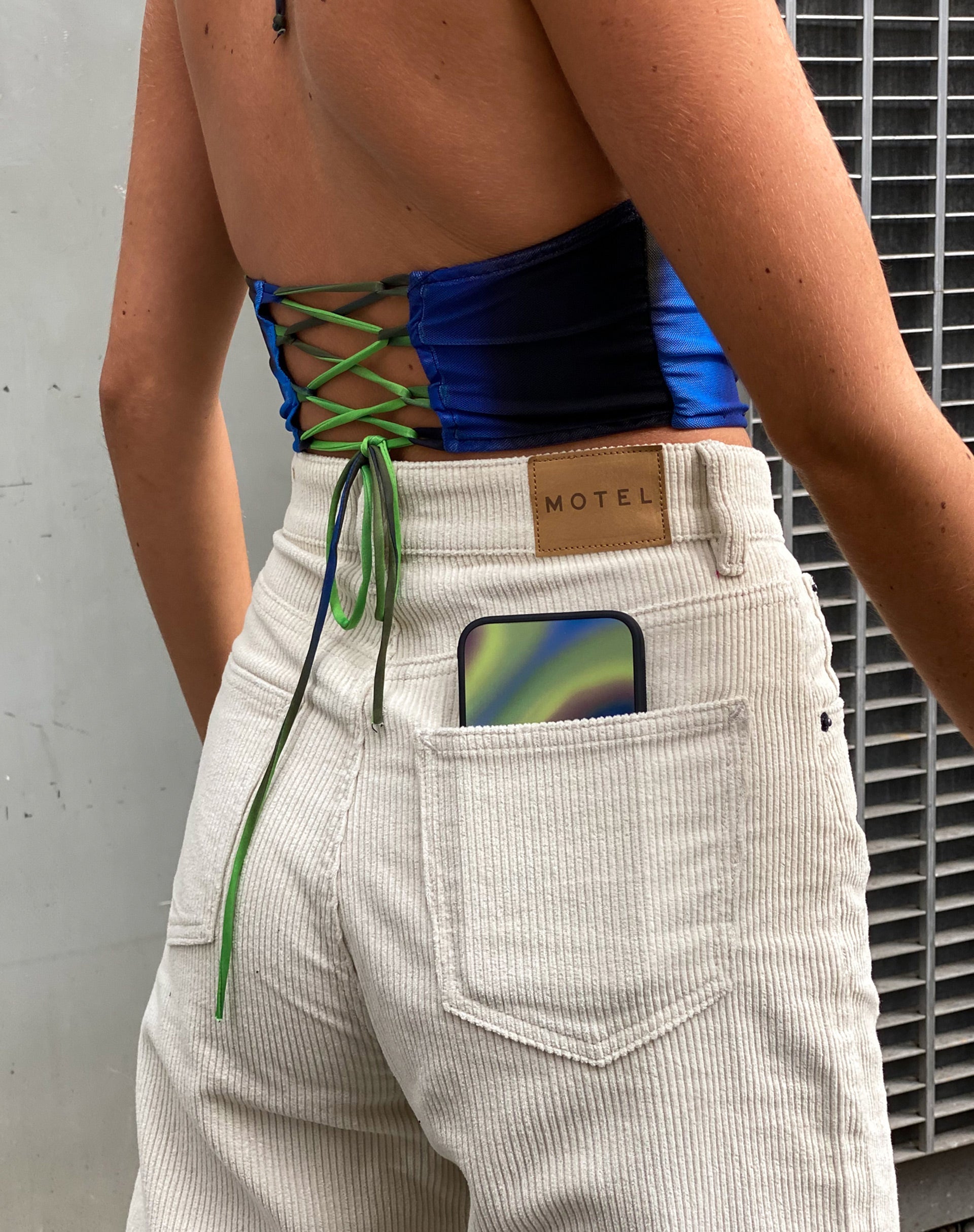 Bild von MOTEL X OLIVIA NEILL Parallel Jeans in Cord Warm White