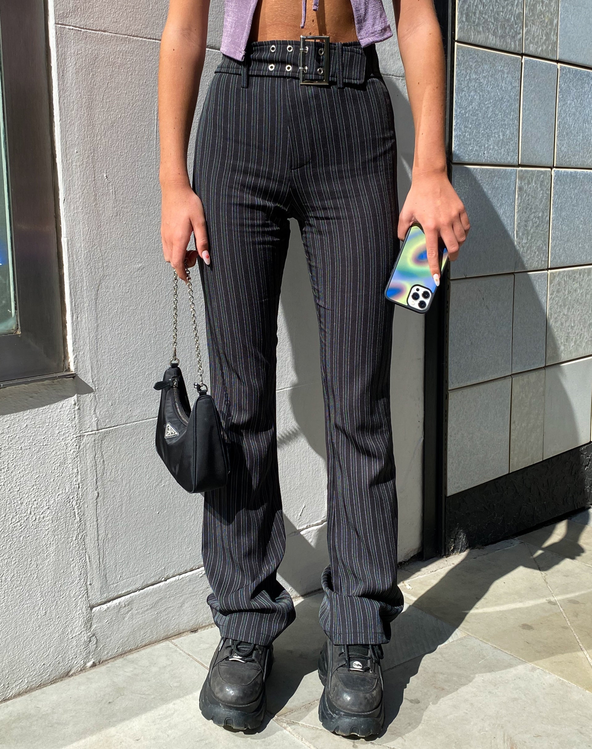 Bild von MOTEL X OLIVIA NEILL Zocha Flare Hose in unregelmäßigen Streifen Schwarz