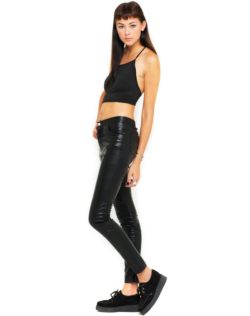 Bild von Fonda Halter Crop Top in Schwarz