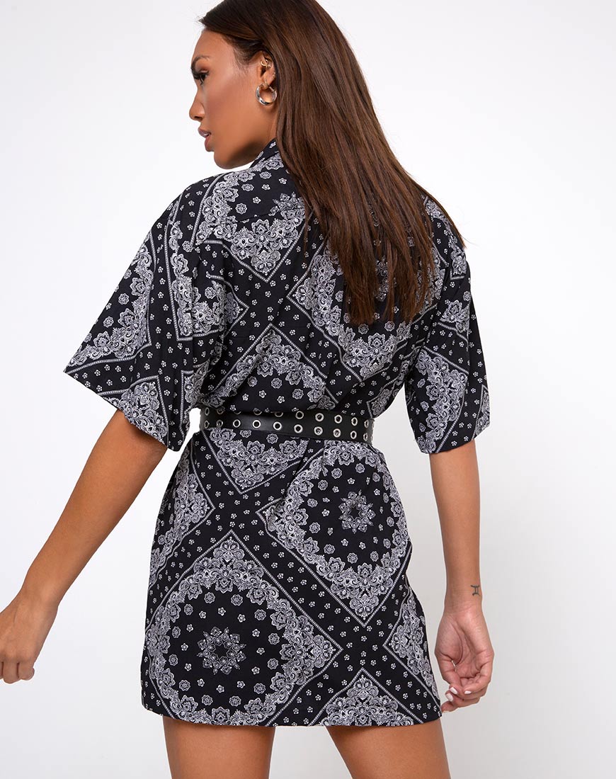 Image of Fresia Hemdkleid in Bandana Schwarz Platzierung