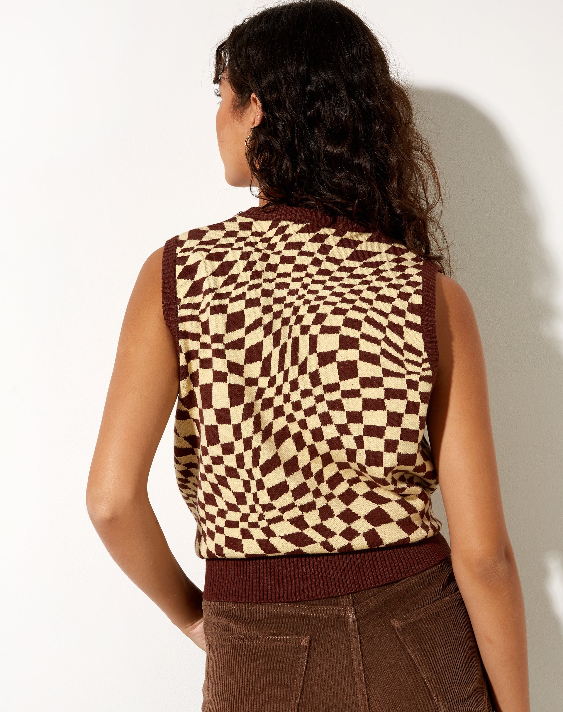 Bild von Gaira Vest Top in Knit Square Flag Coffee Quartz