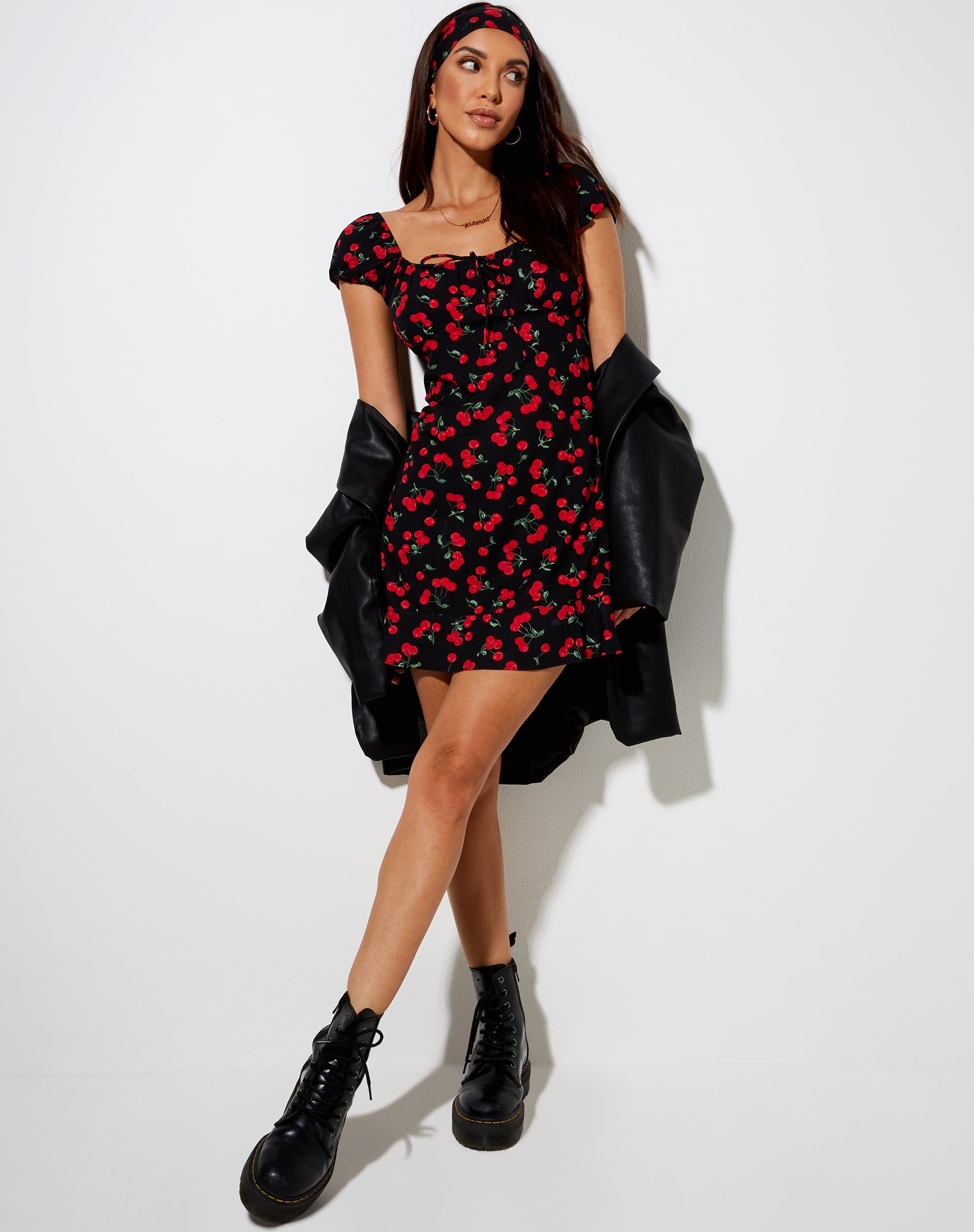 Image of Galaca Minikleid in Kirschen Schwarz