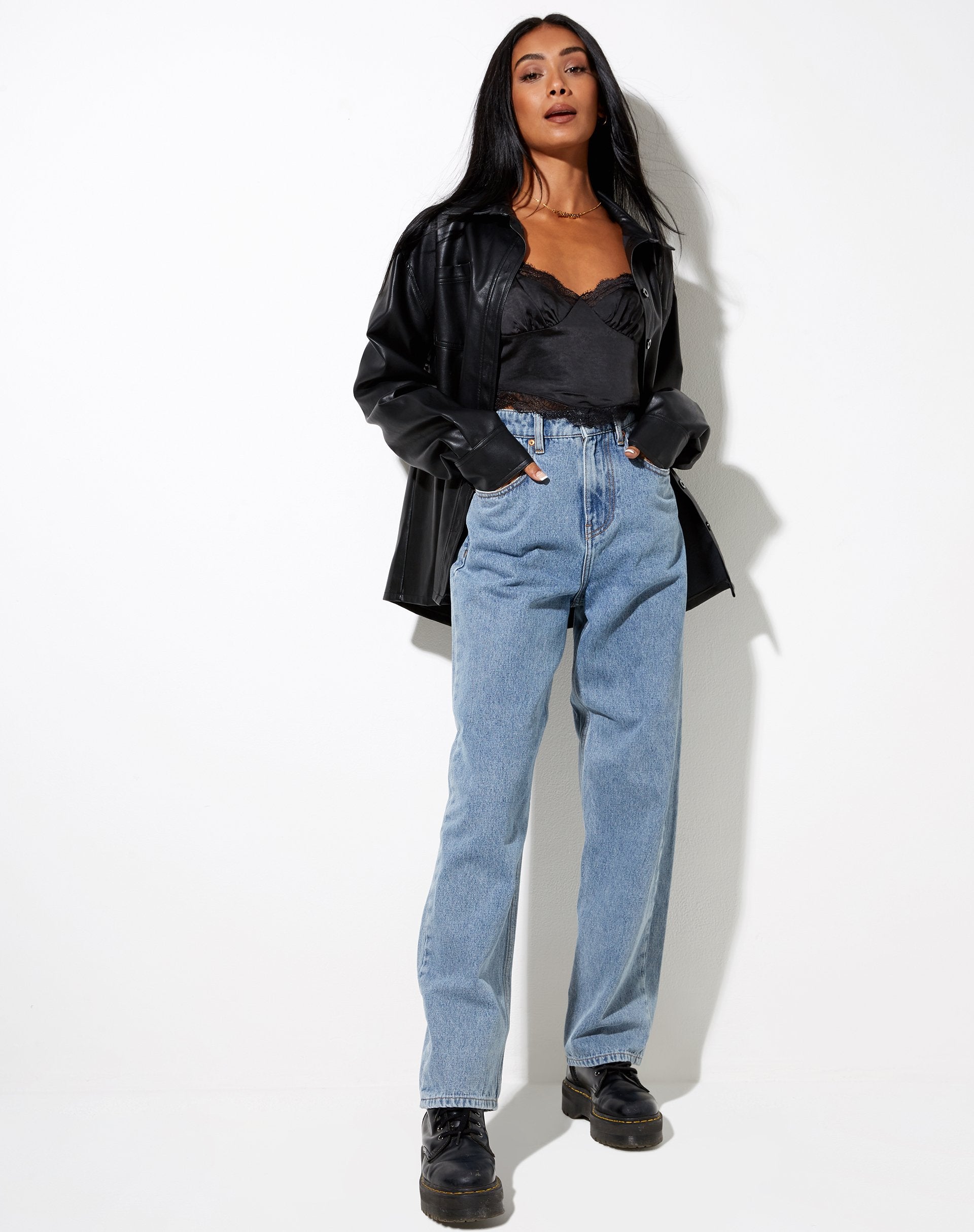 Image of Gemlou Cami Top in Satin Schwarz