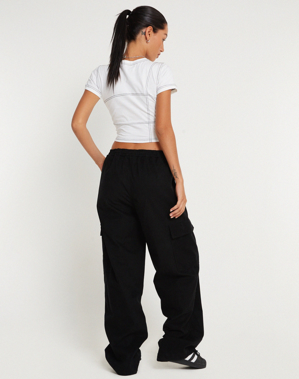 Geona Cargohose mit weitem Bein in Schwarz