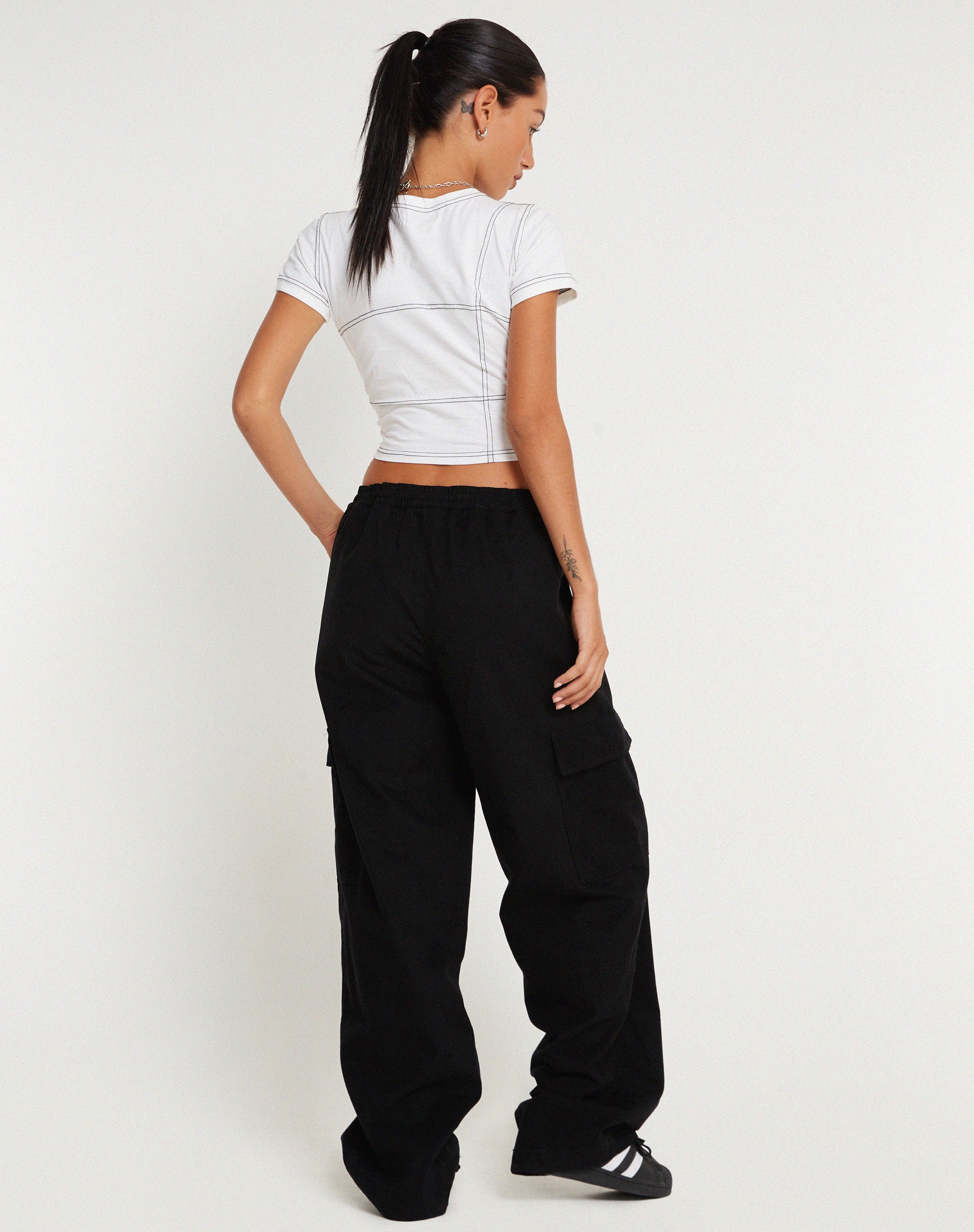 IMAGE OF Geona Cargo-Hose mit weitem Bein in Schwarz