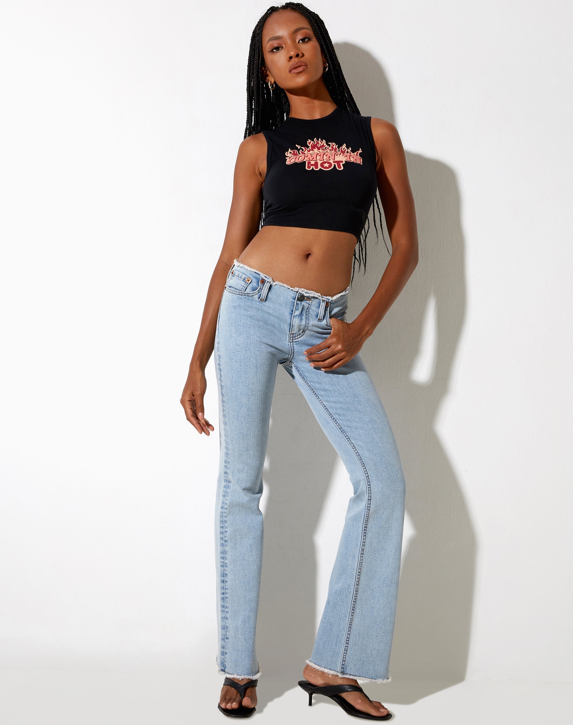 Gimon Crop Top in Schwarz Comin In Hot