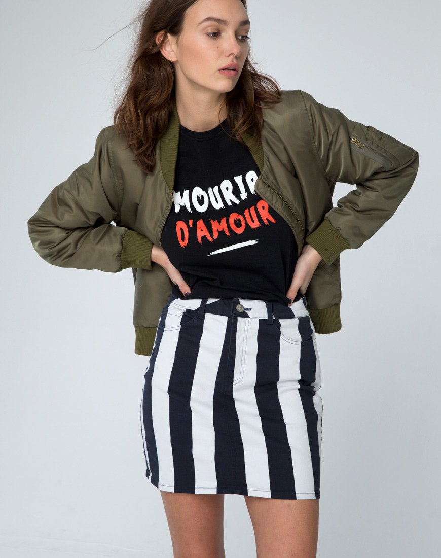 Girl Fit Tee in Mourir D'Amour Schwarz