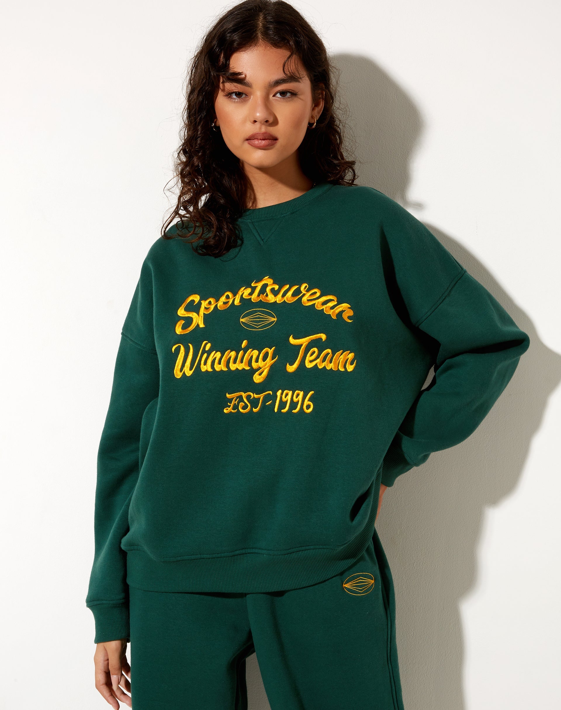 Bild von Glan Sweatshirt in Waldgrün mit Winning Team Mix Stickerei