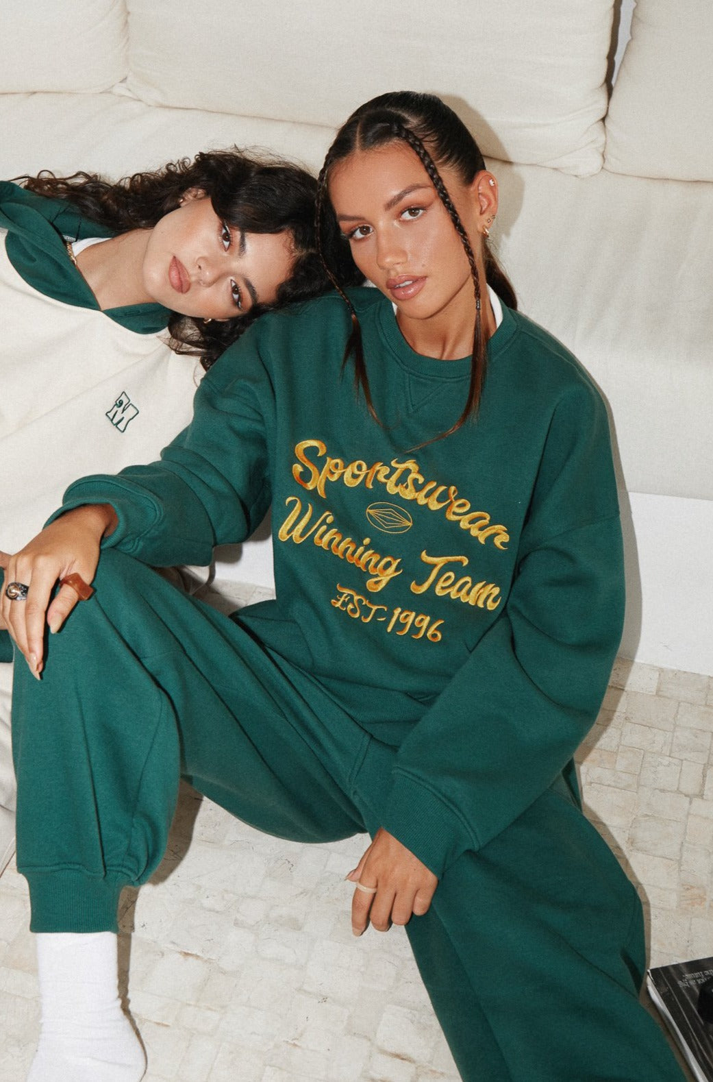 Bild von Glan Sweatshirt in Waldgrün mit Winning Team Mix Stickerei