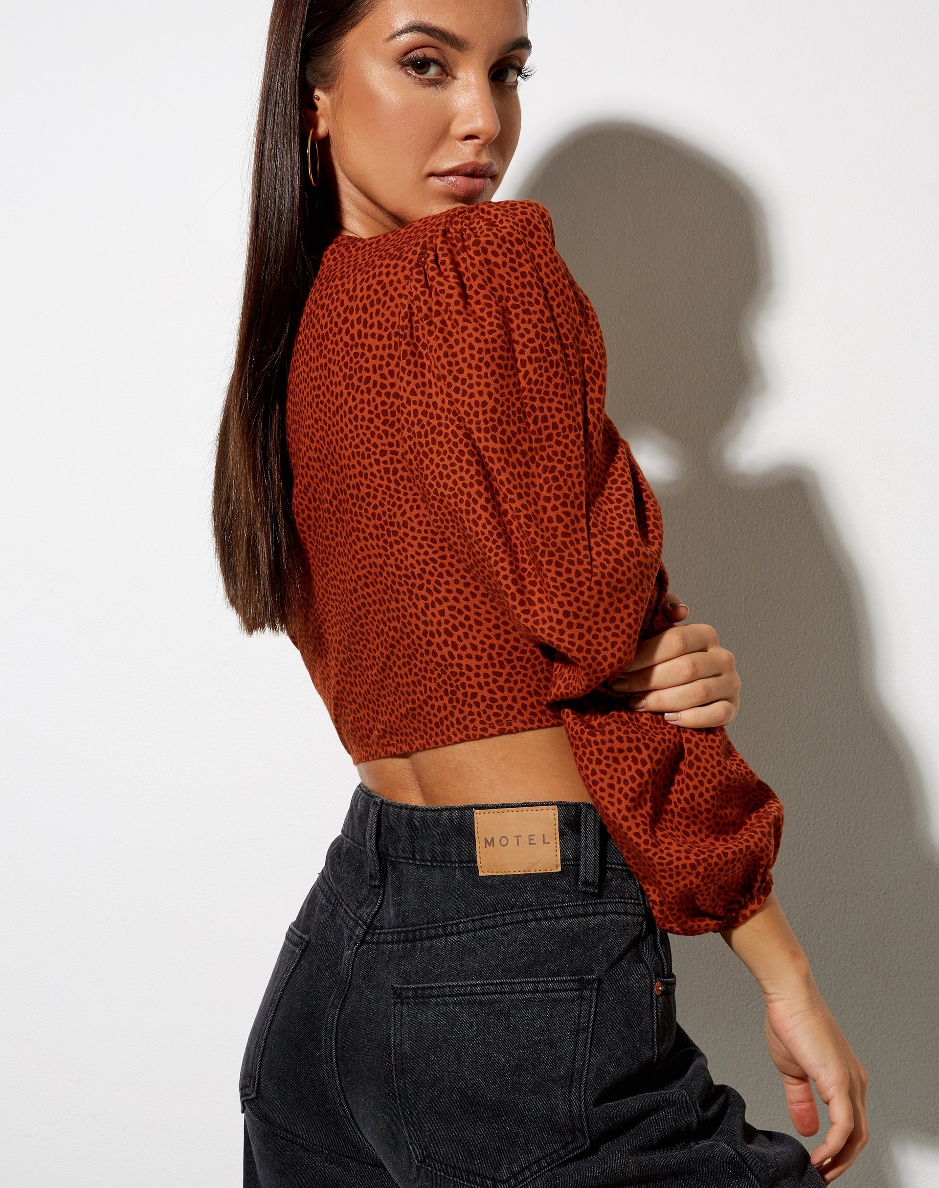 Image of Glario Crop Top in Mini Croc Braun