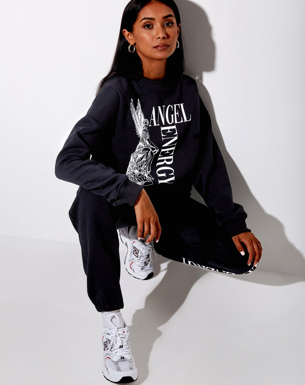 Glo Sweatshirt in Schwarz 'Angel Energy'