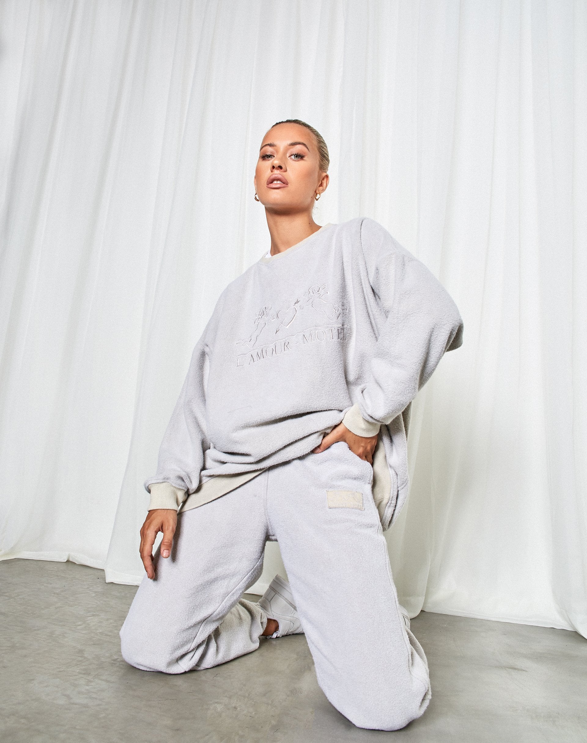 Bild von Glo Sweatshirt in Kokosnussmilch Cherub LAMour Embro