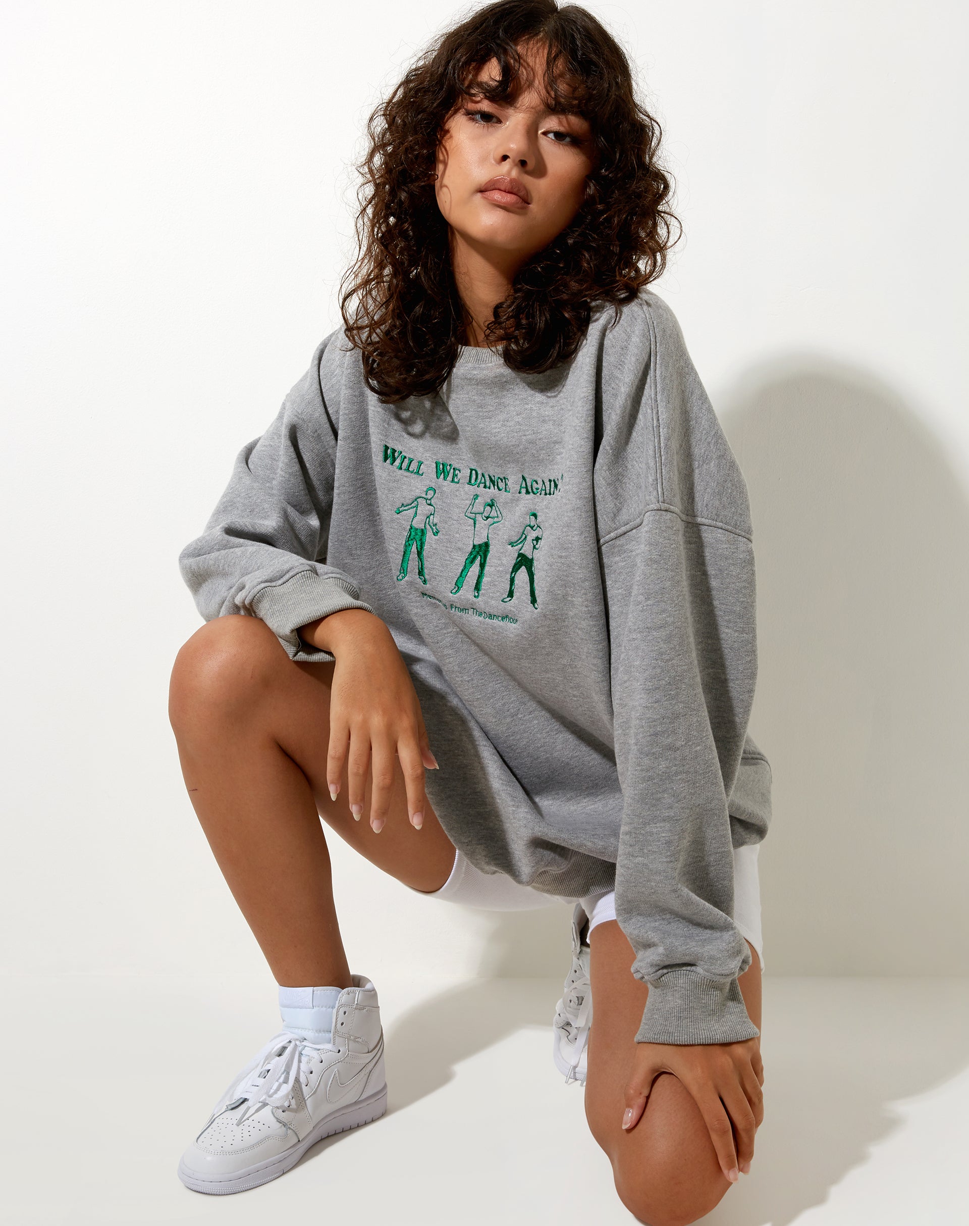 Bild von Glo Sweatshirt in Greymarl Erinnerungen aus Tanz Stickerei