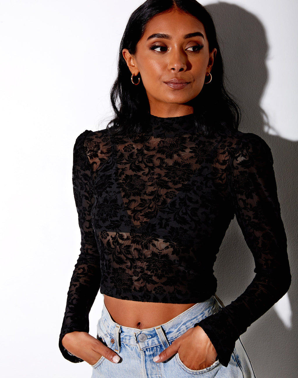 Gracy Crop Top aus Brokat-Rosenflock Schwarz