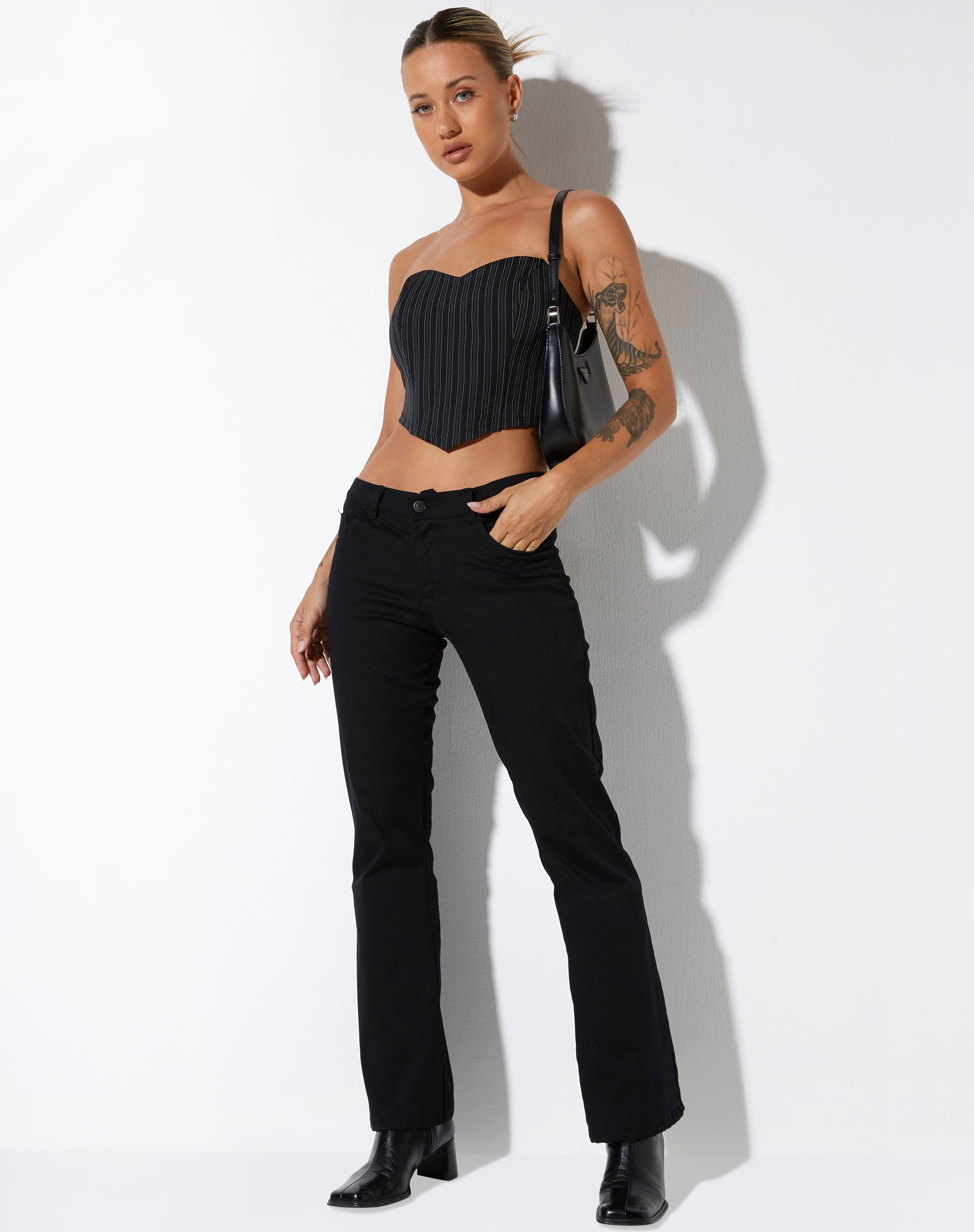 Bild von Naima Korsett-Top in Nadelstreifen Schwarz