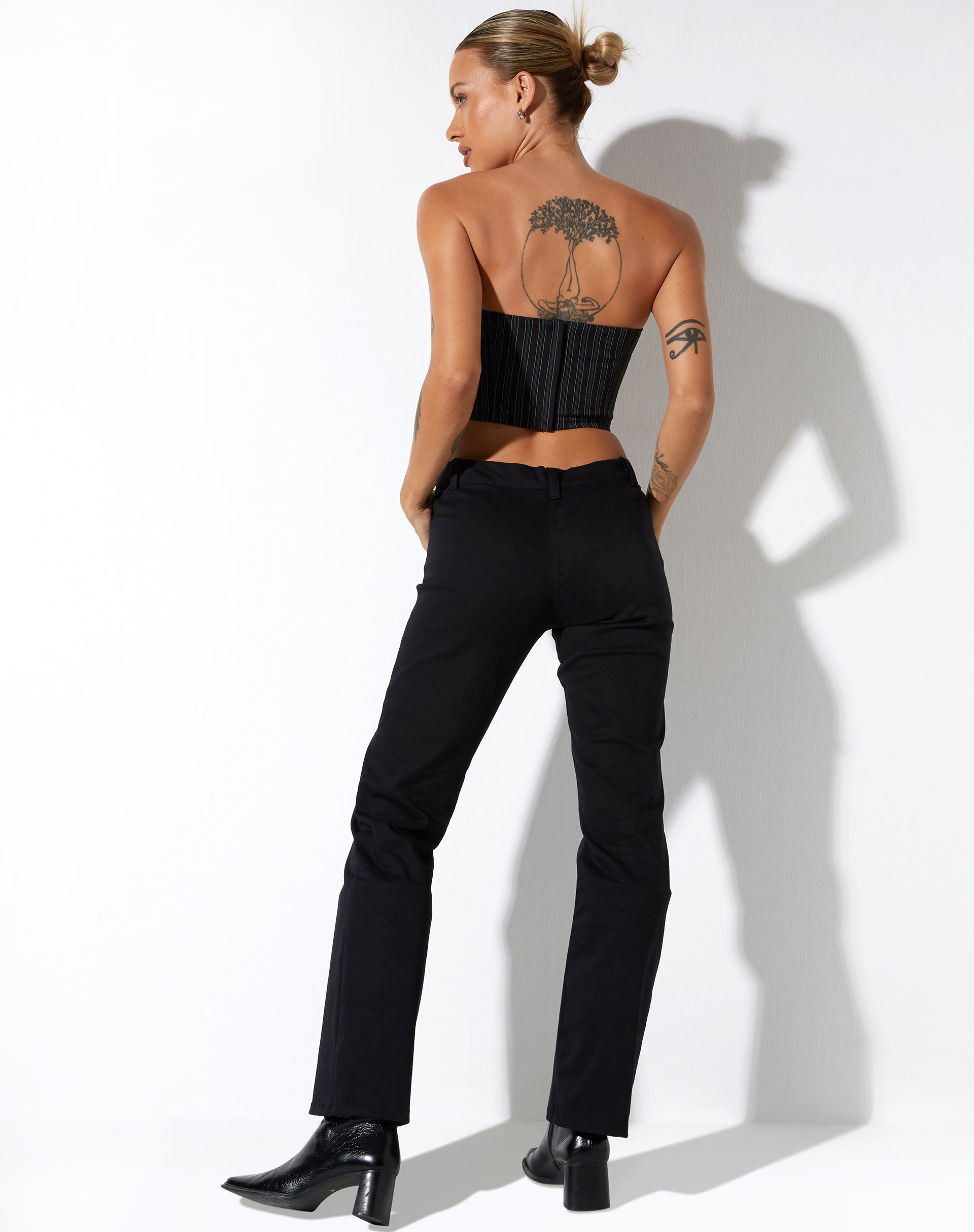 Bild von Naima Korsett-Top in Nadelstreifen Schwarz